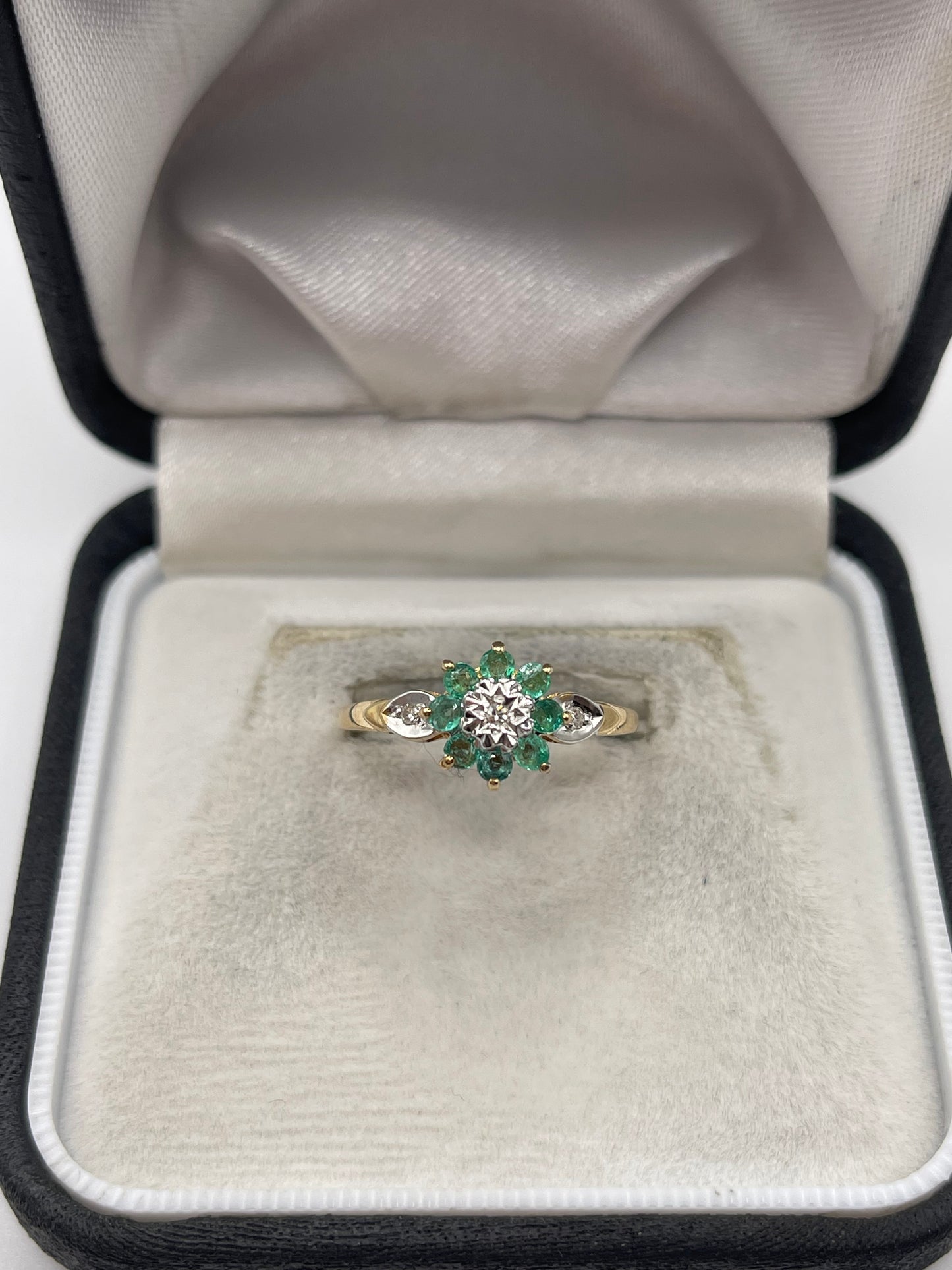 9ct gold emerald and diamond ring