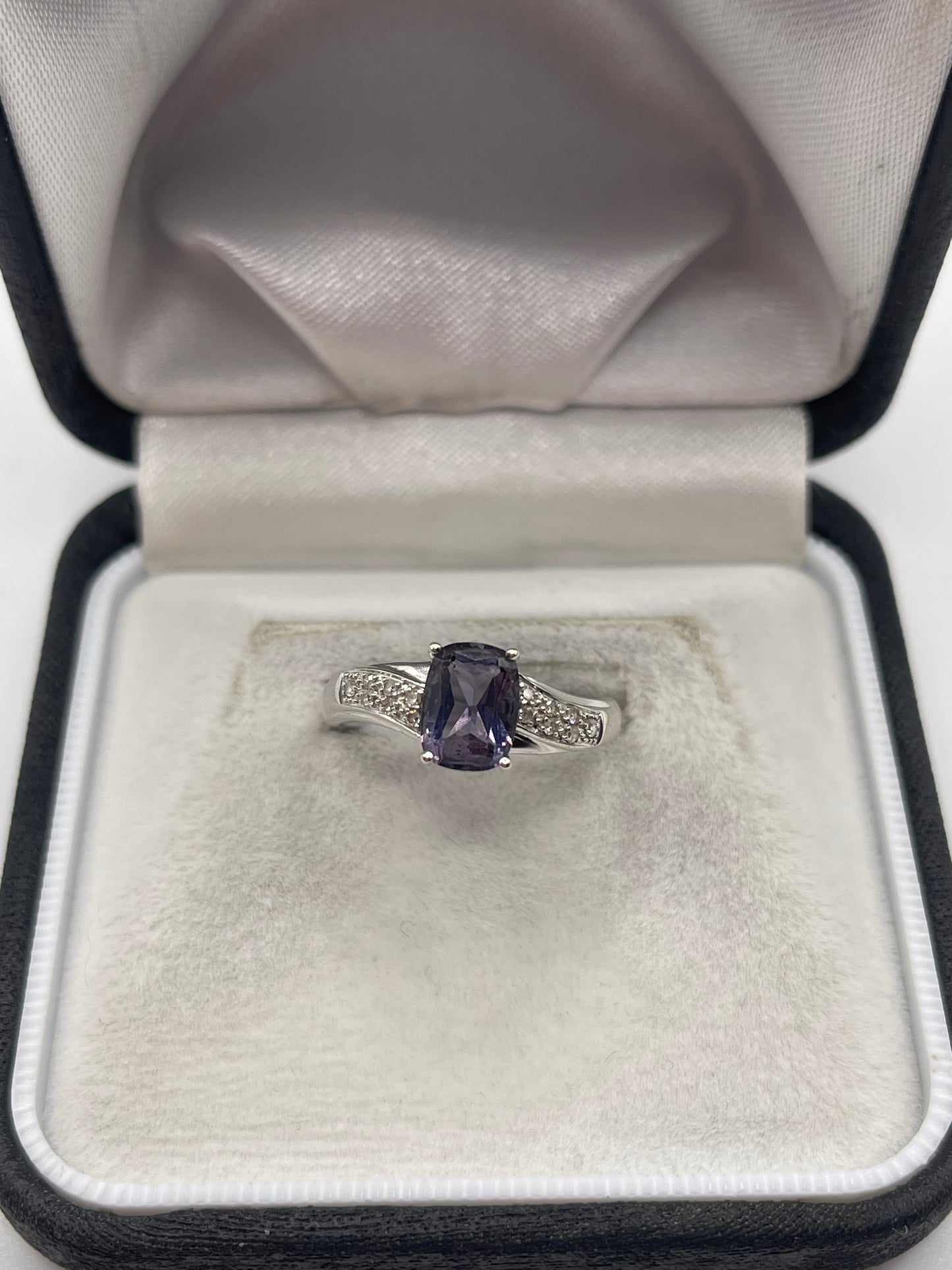 9ct white blueberry quartz and diamond ring