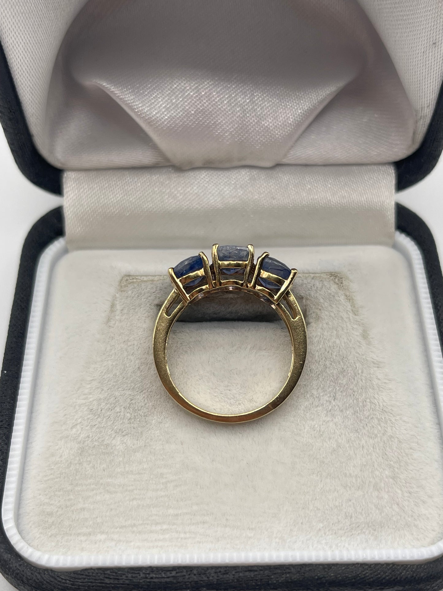 9ct gold kyanite ring