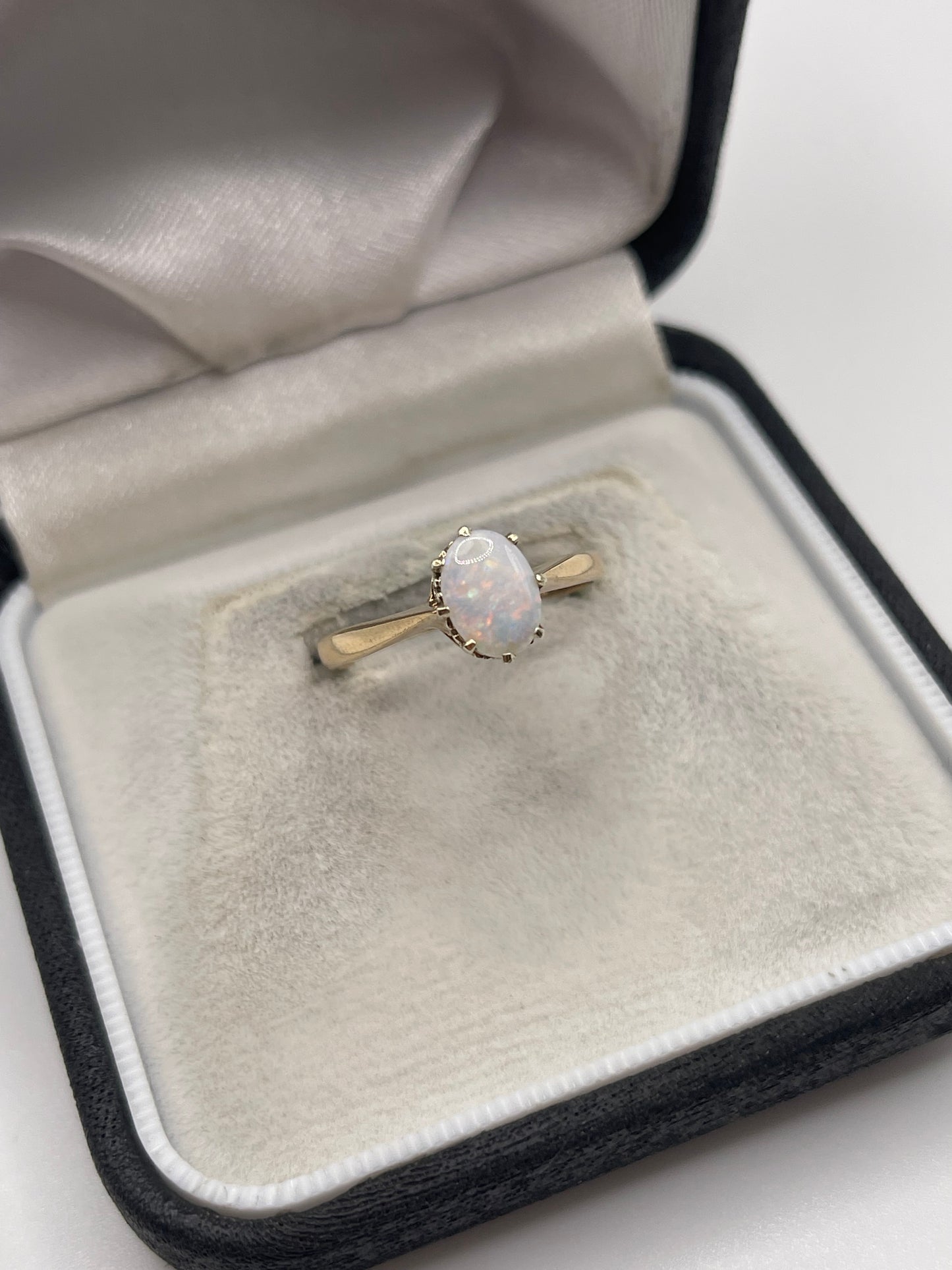 9ct gold opal ring