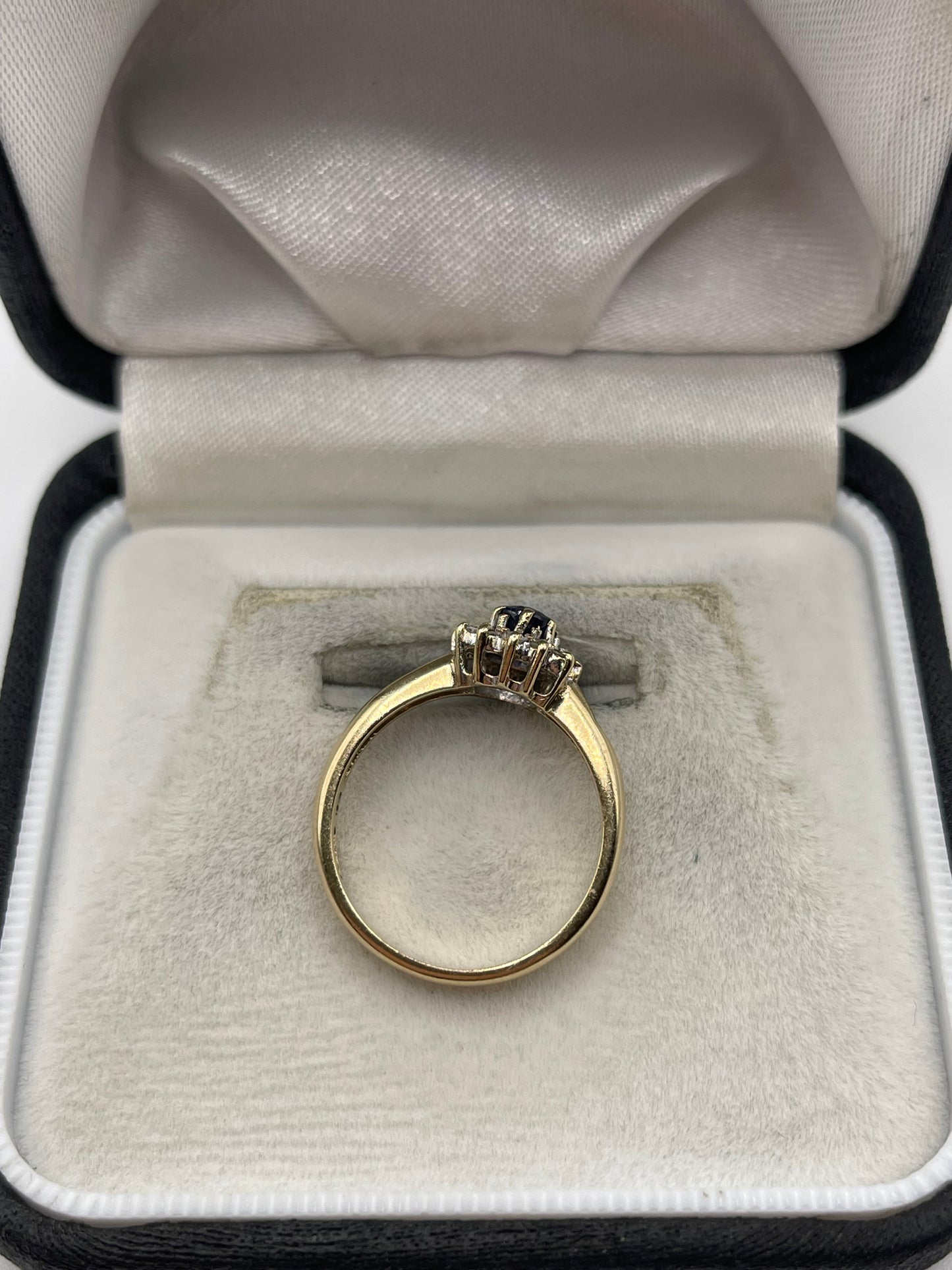 9ct gold sapphire and diamond ring