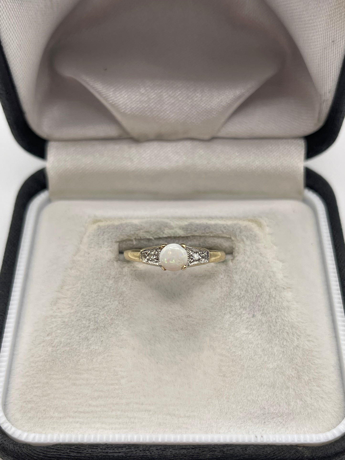 9ct gold opal and diamond ring