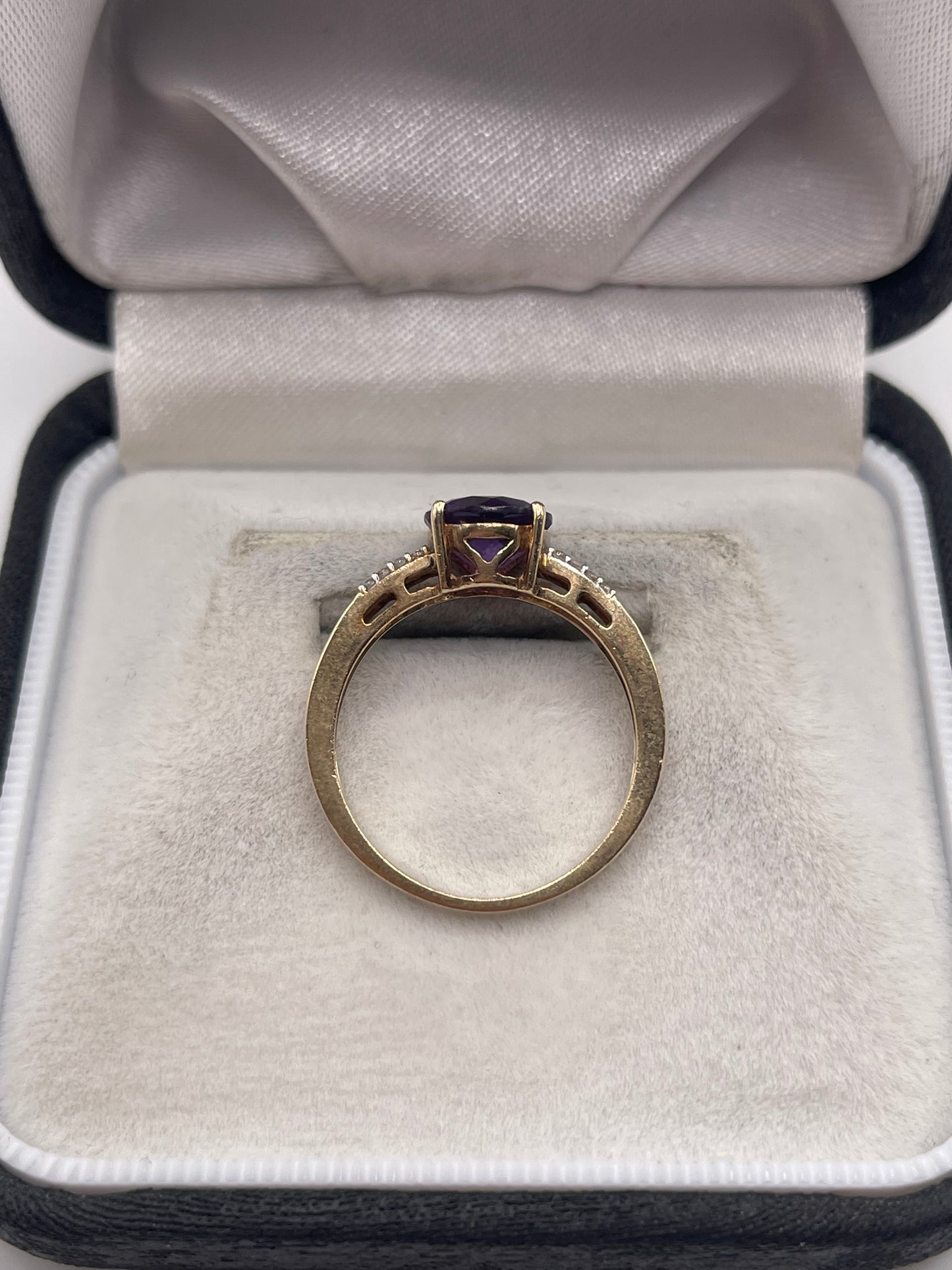 9ct gold amethyst and diamond ring