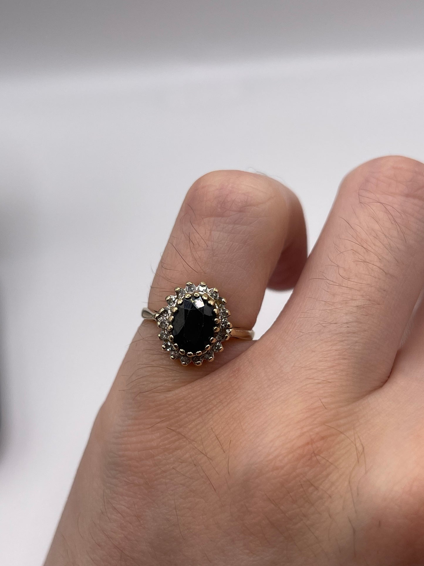 9ct gold sapphire and discomfort ring