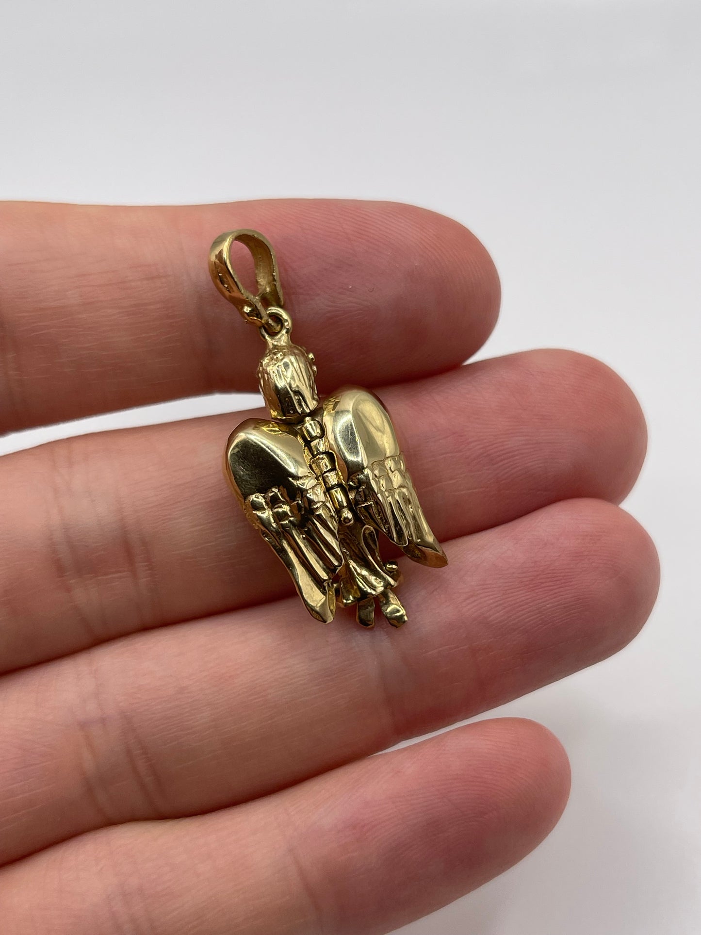 9ct gold angel pendant