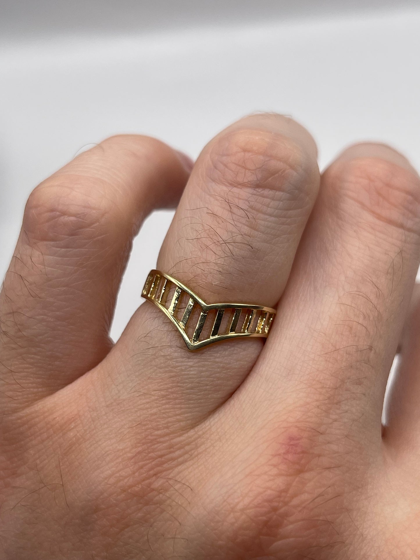 9ct gold wishbone ring