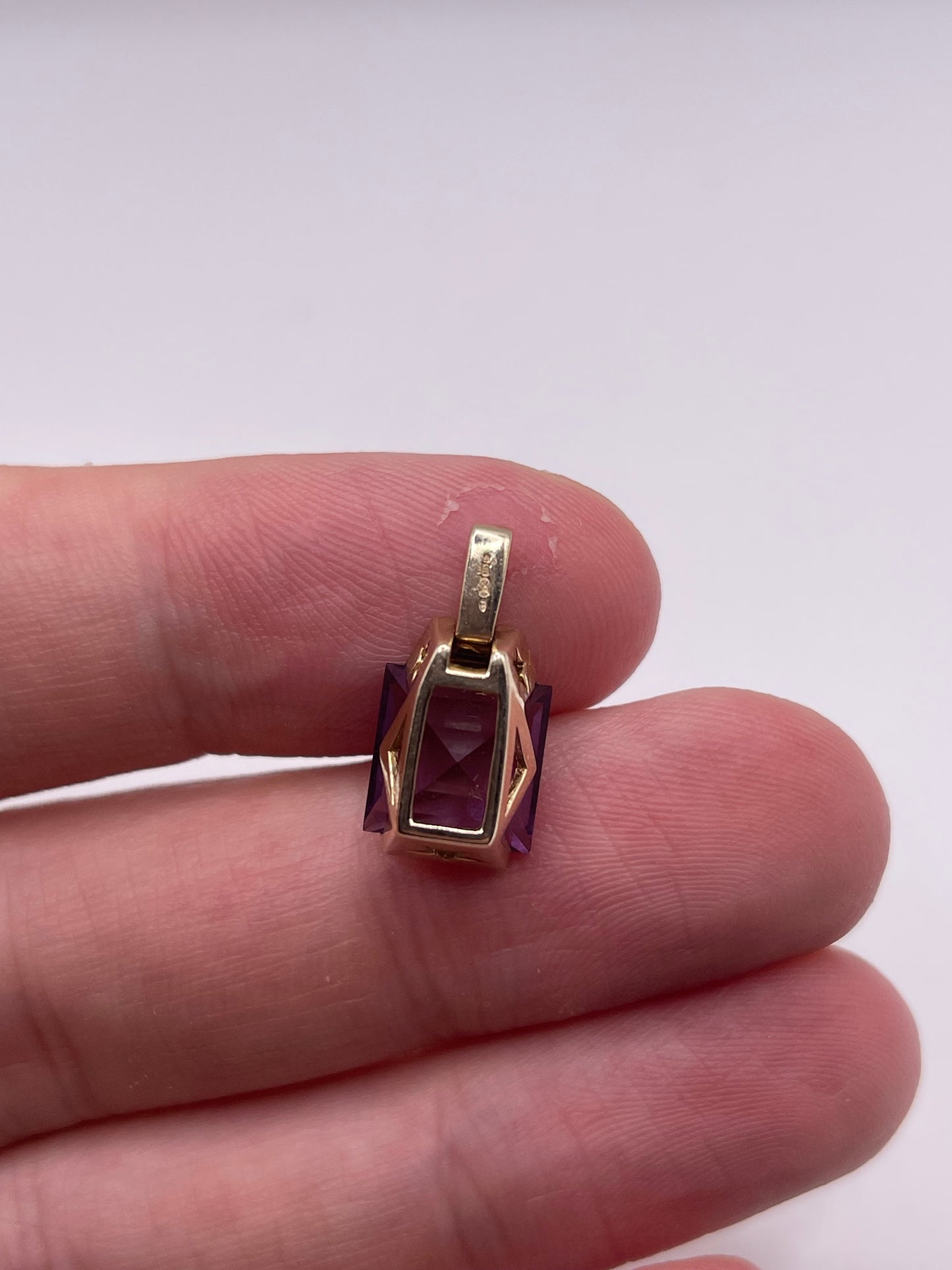 9ct gold amethyst pendant