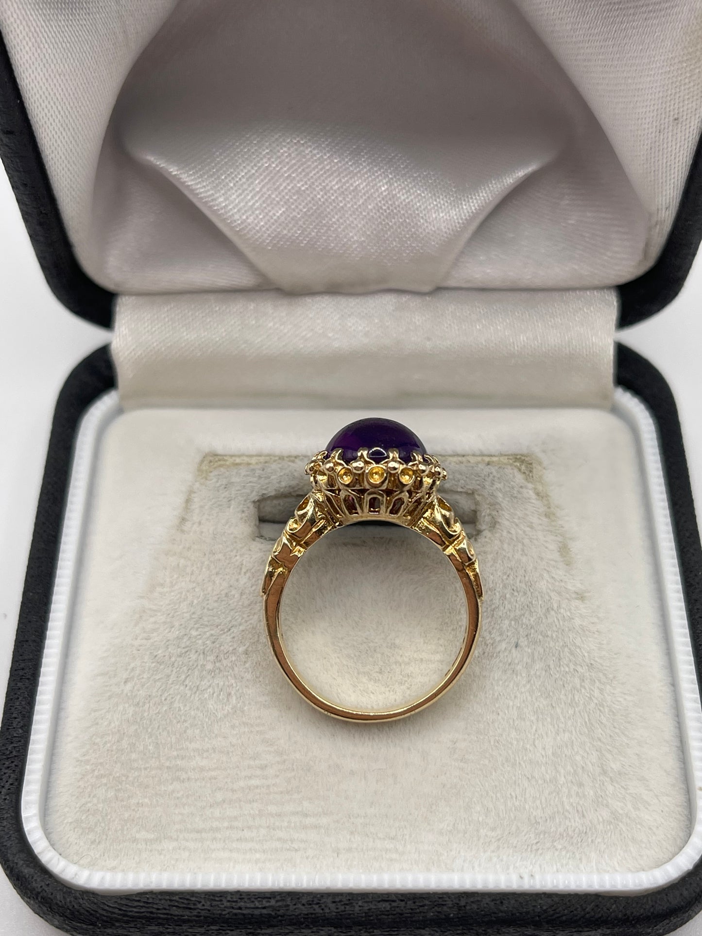 9ct gold cabochon amethyst ring