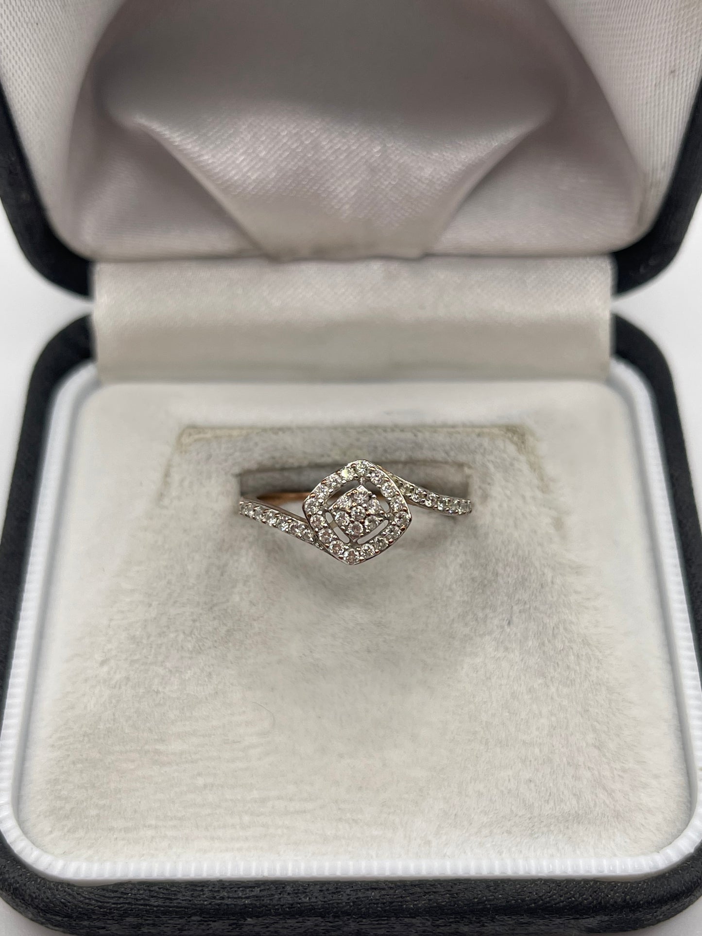 9ct rose gold diamond cluster ring