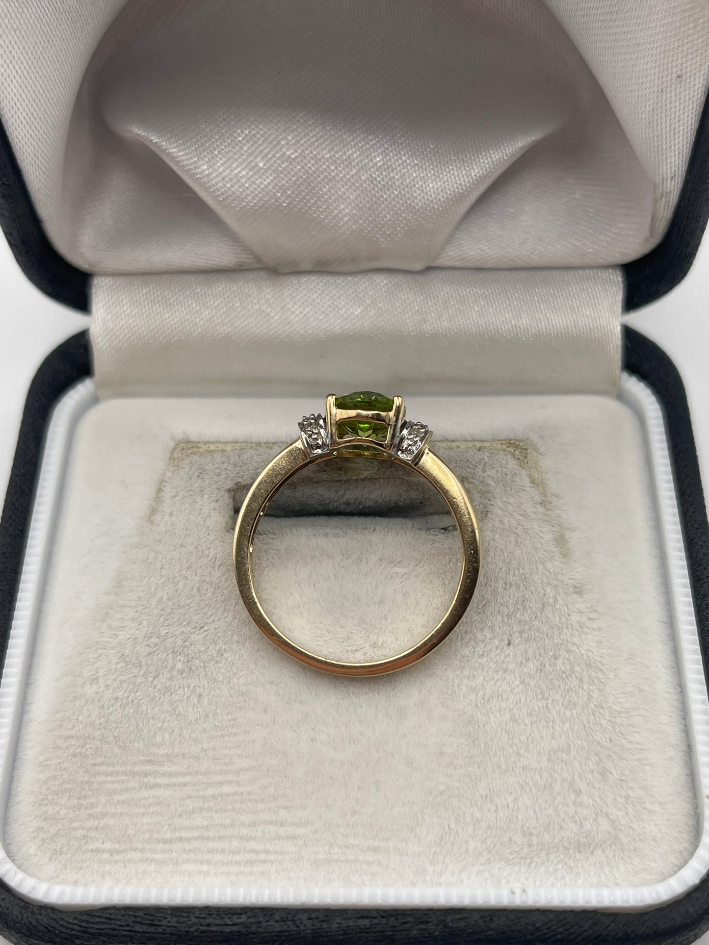 9ct gold peridot and diamond ring