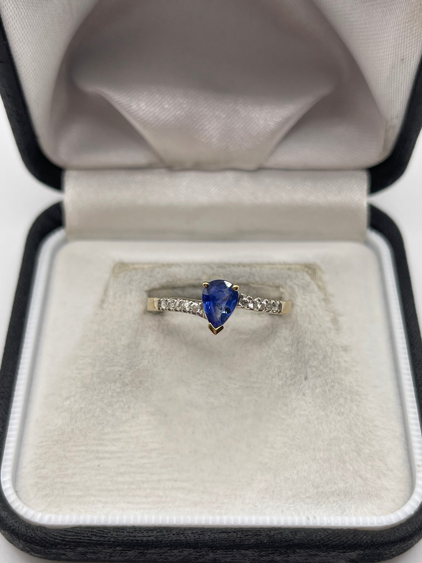 9ct gold kyanite and zircon ring
