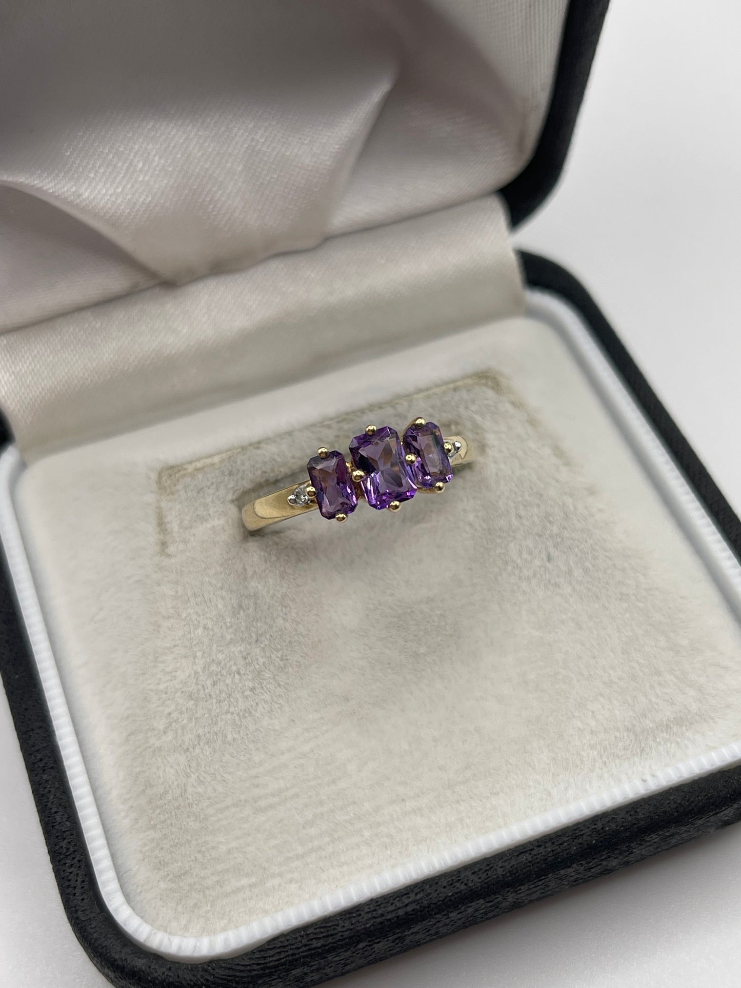9ct gold amethyst and diamond ring