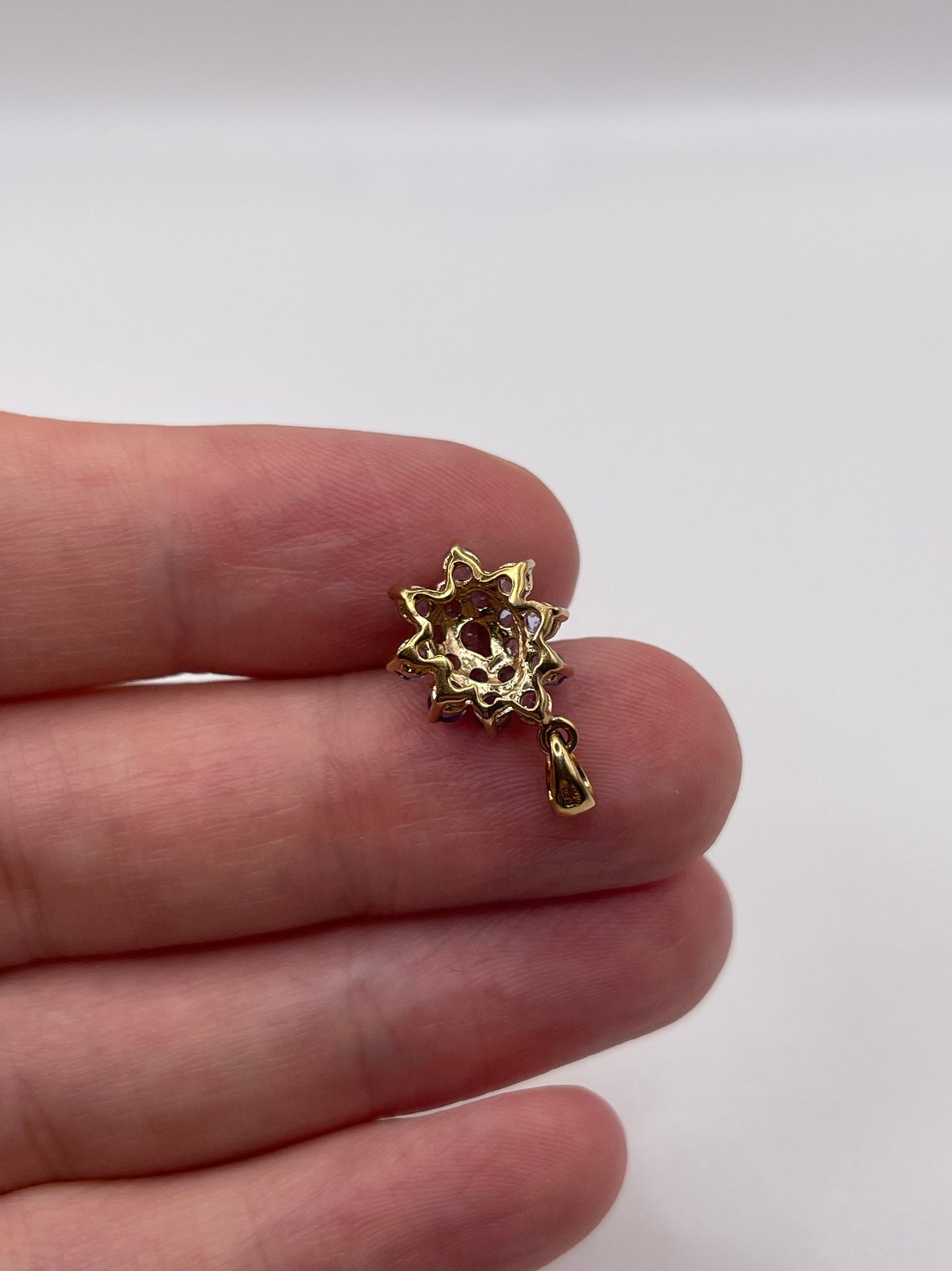 9ct gold tanzanite cluster pendant