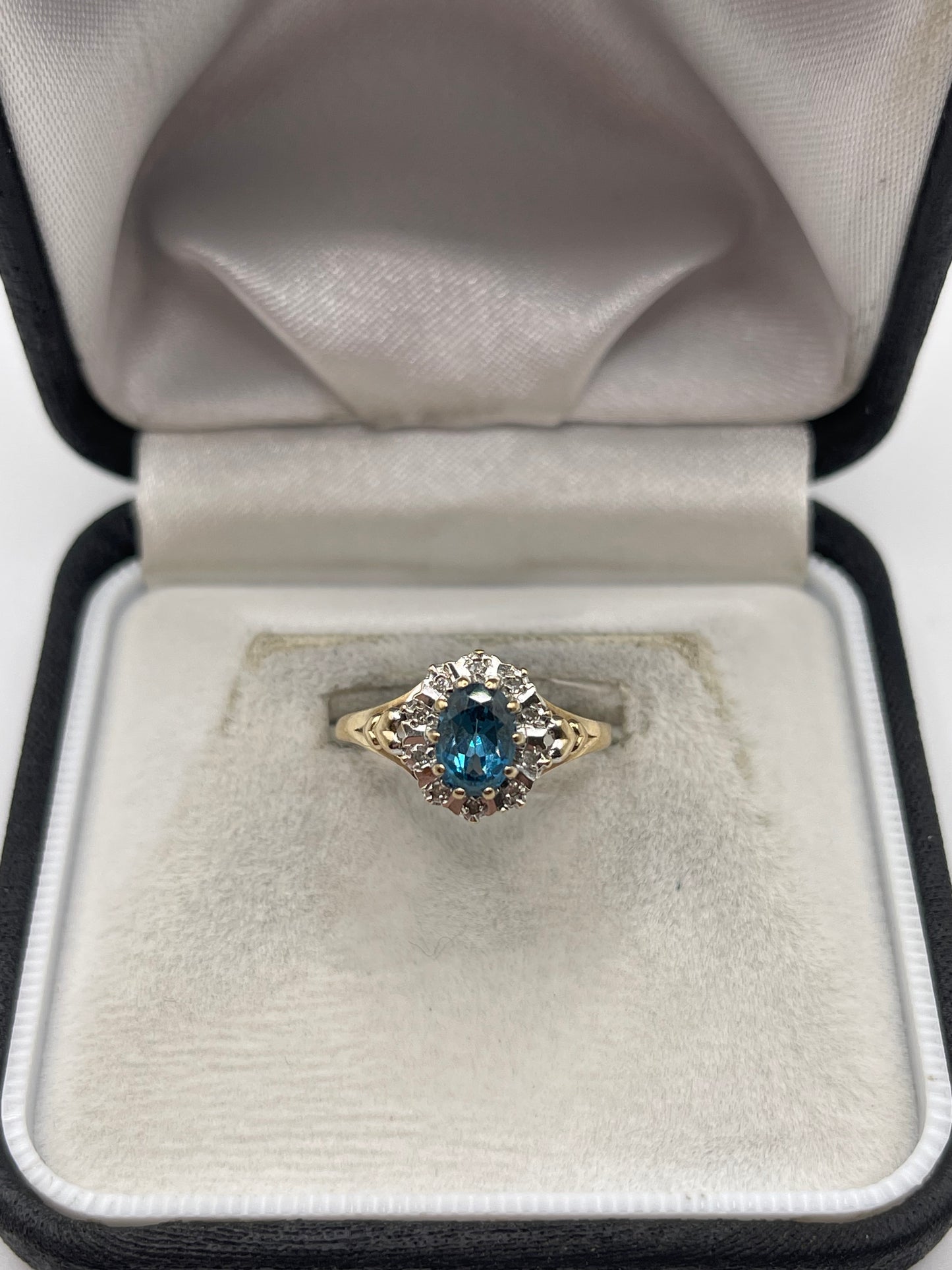 9ct gold blue topaz and diamond ring
