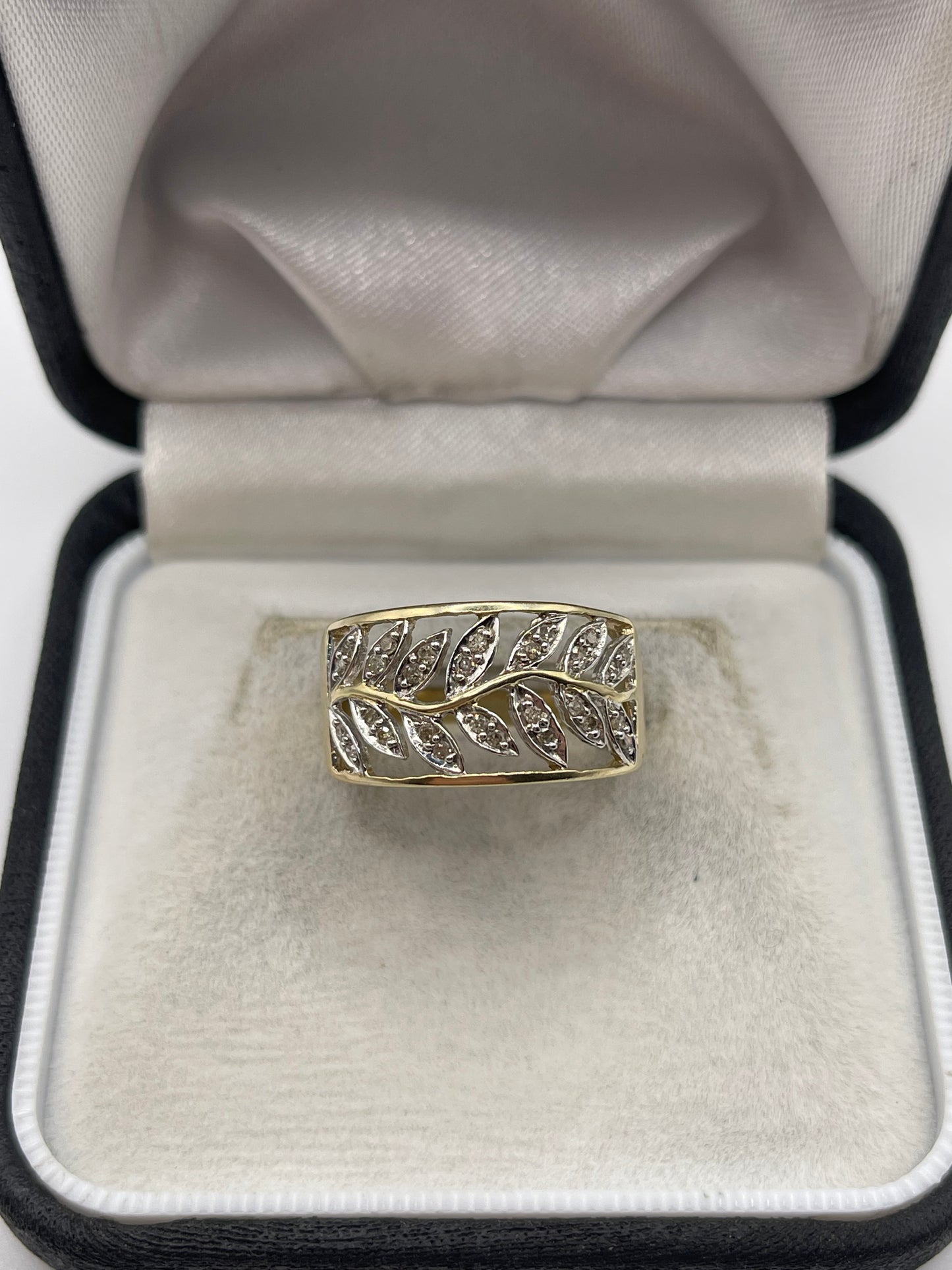 9ct gold diamond cluster ring