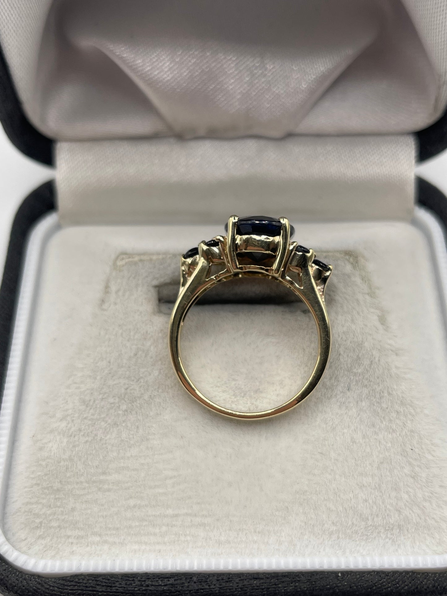 9ct gold sapphire ring