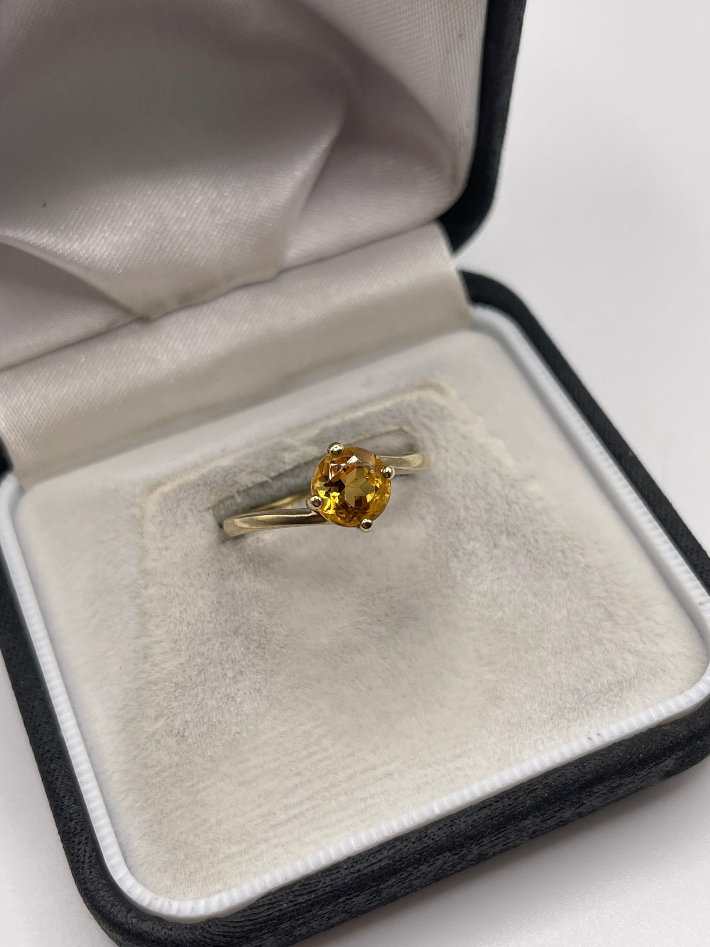 9ct gold citrine ring
