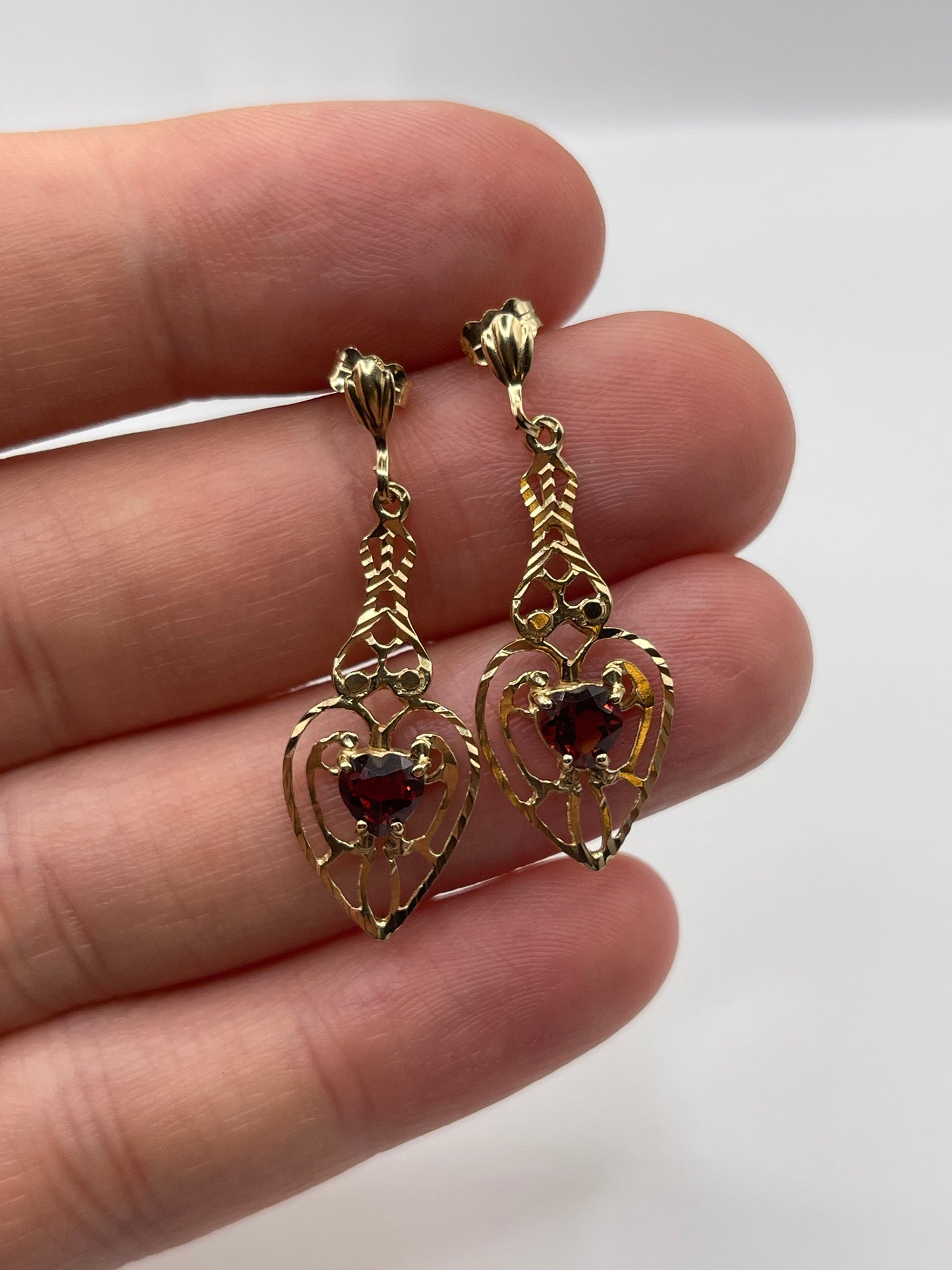 9ct gold garnet earrings