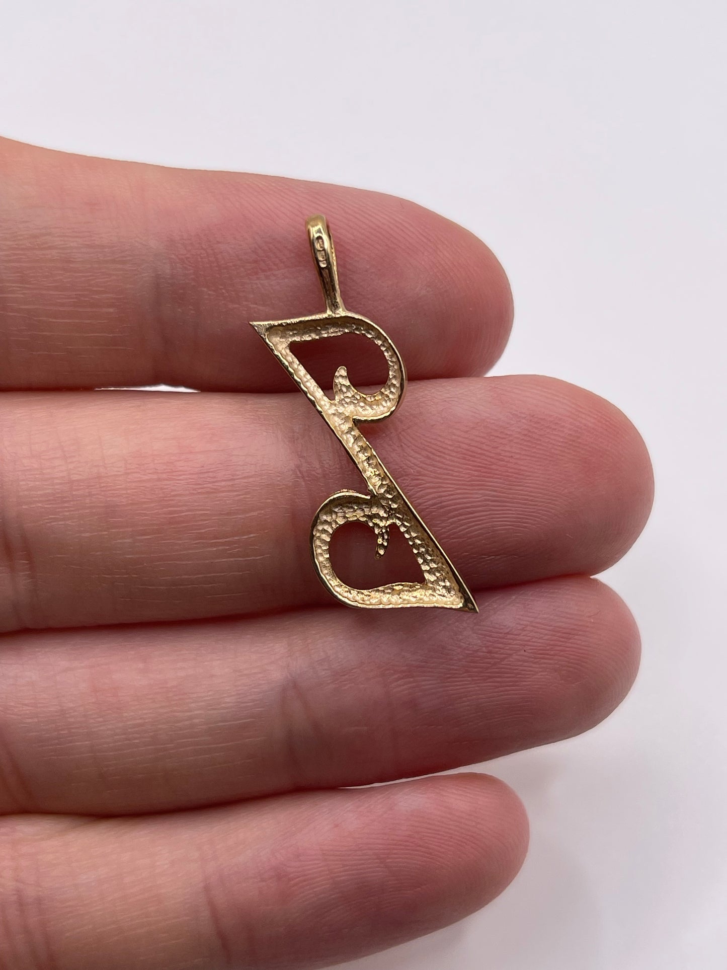 9ct gold initial Z pendant
