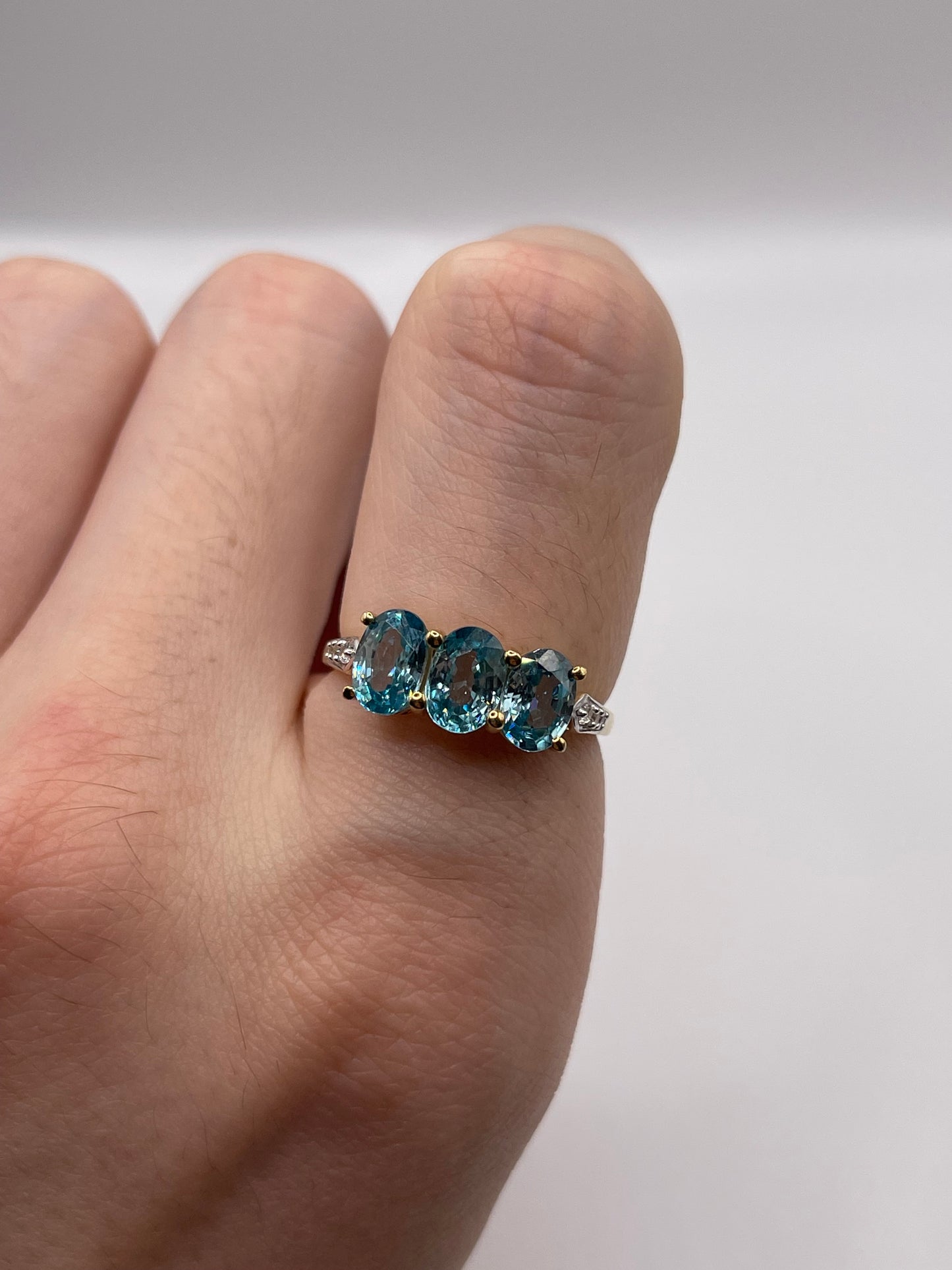9ct gold blue and white zircon ring