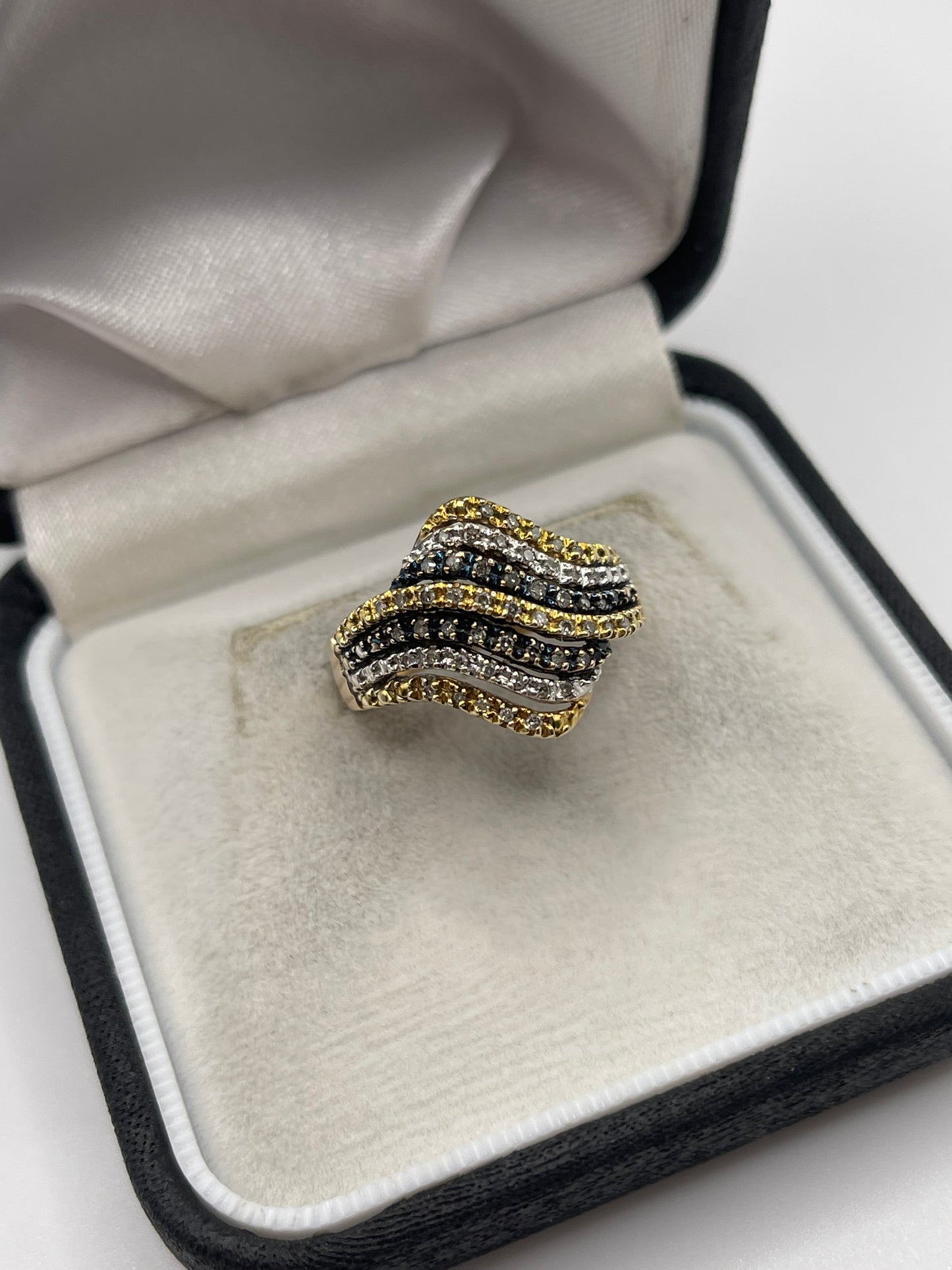 9ct gold diamond cluster ring