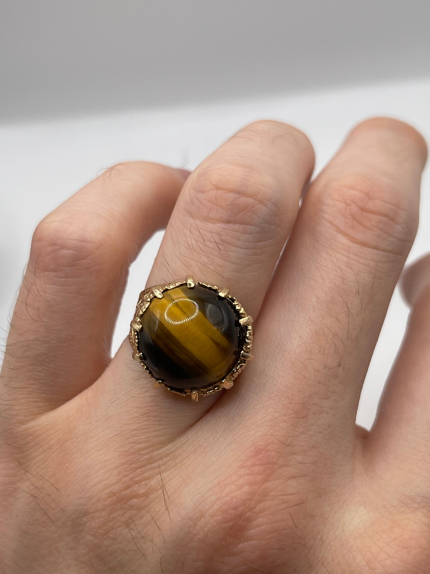 9ct gold tigers eye signet ring