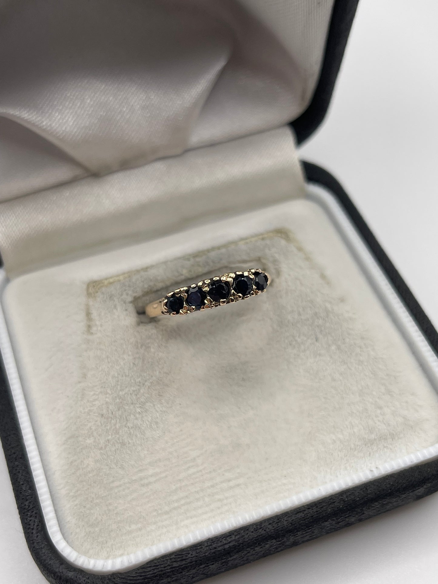 9ct gold sapphire ring