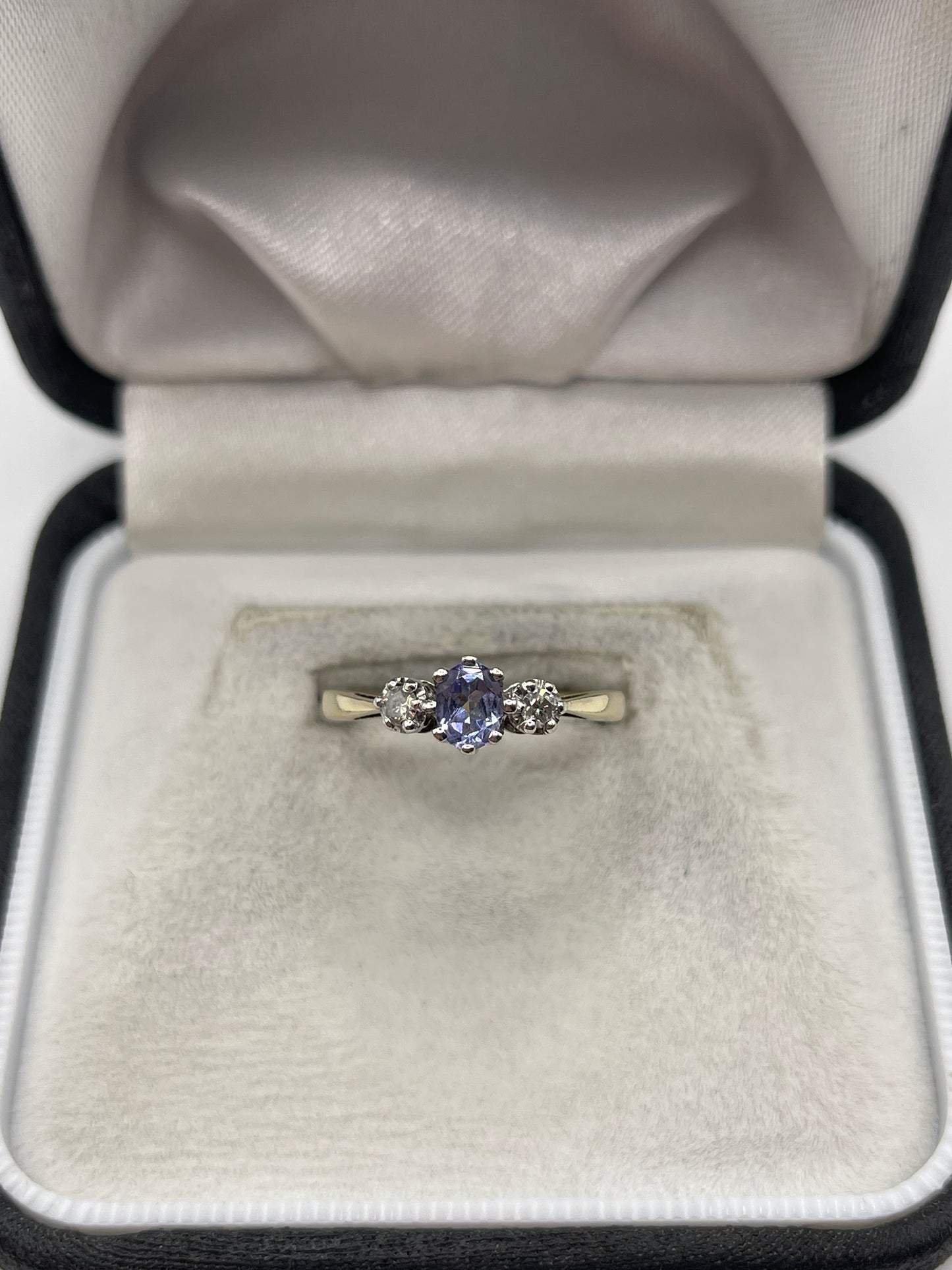 9ct gold sapphire and diamond ring
