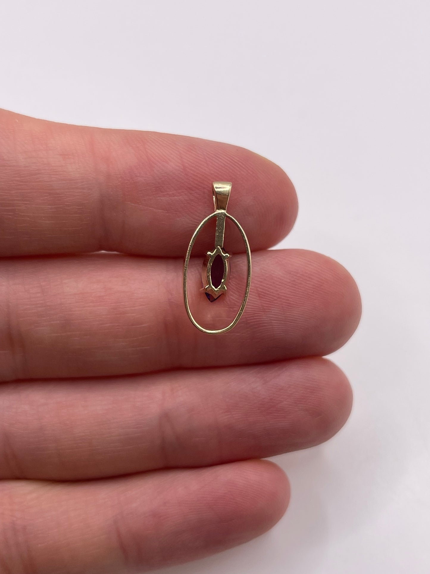 9ct gold amethyst pendant