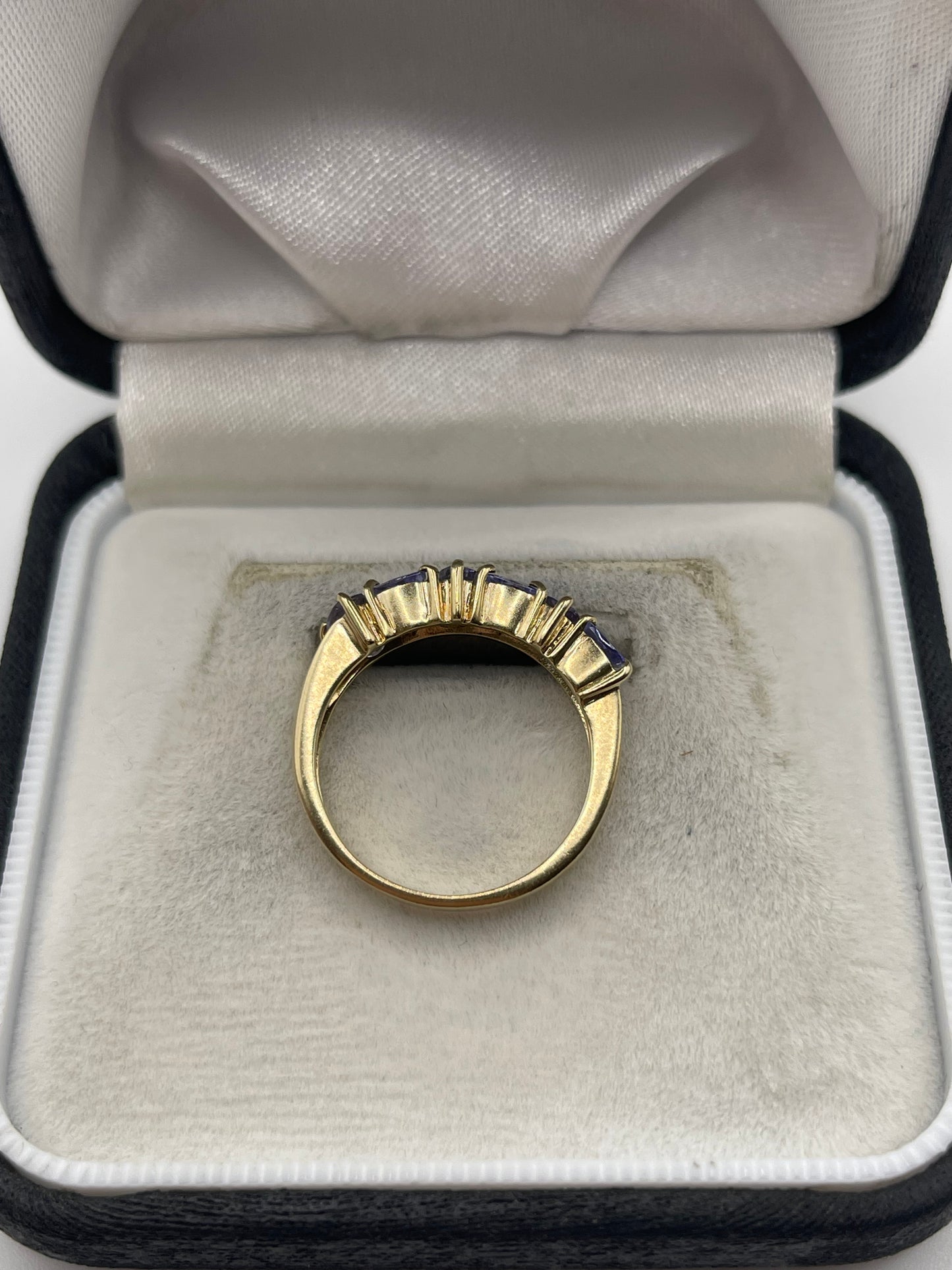 9ct gold tanzanite ring