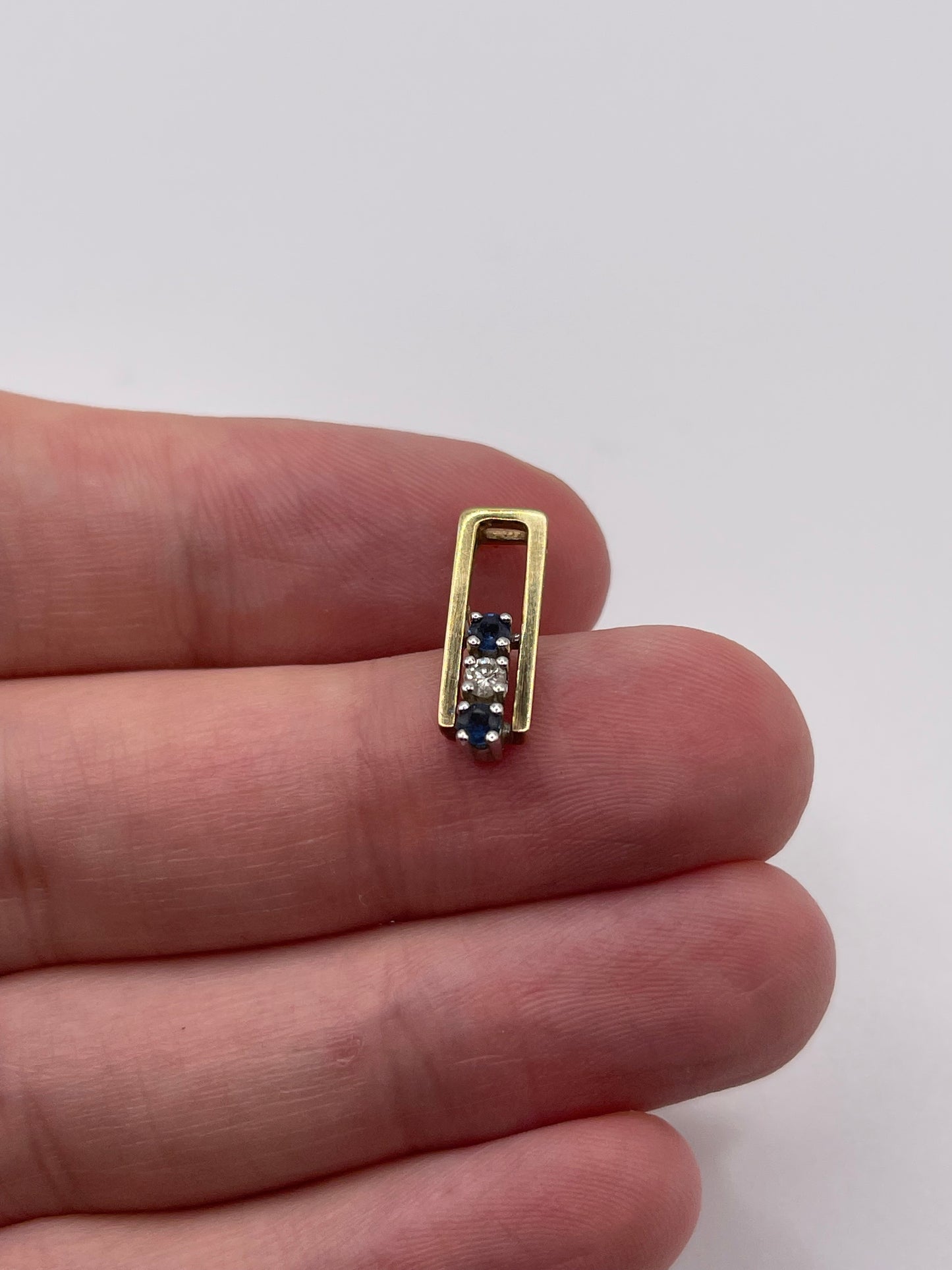 9ct gold sapphire and diamond pendant