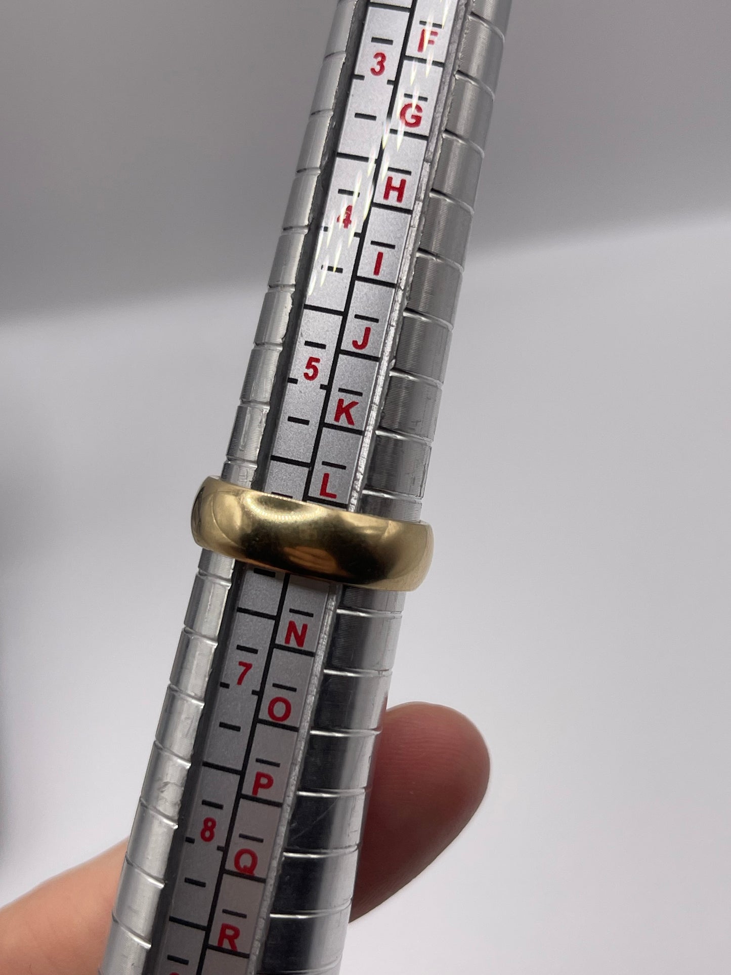 9ct gold band
