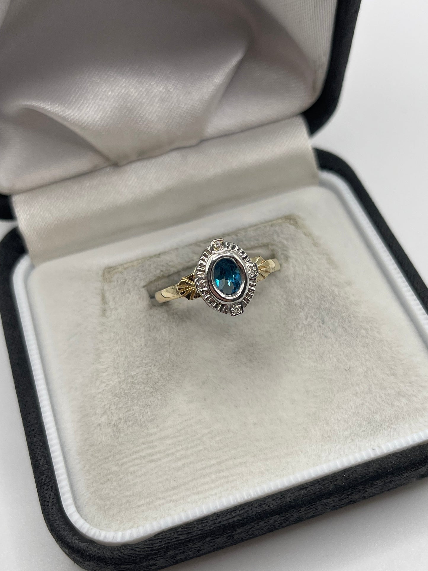 9ct gold topaz and diamond ring
