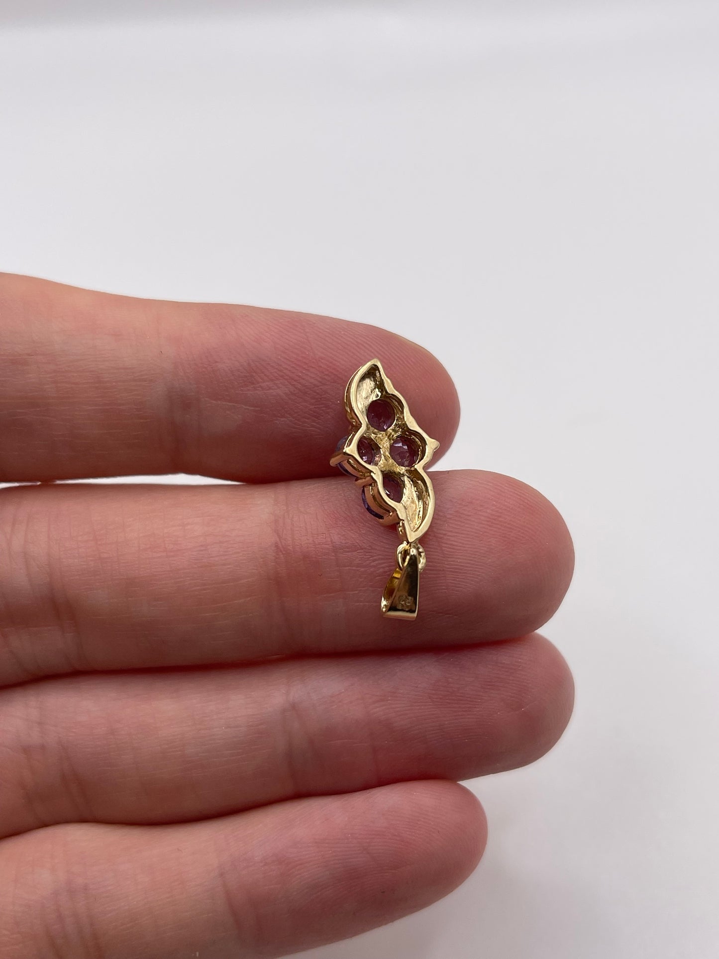 9ct gold amethyst pendant