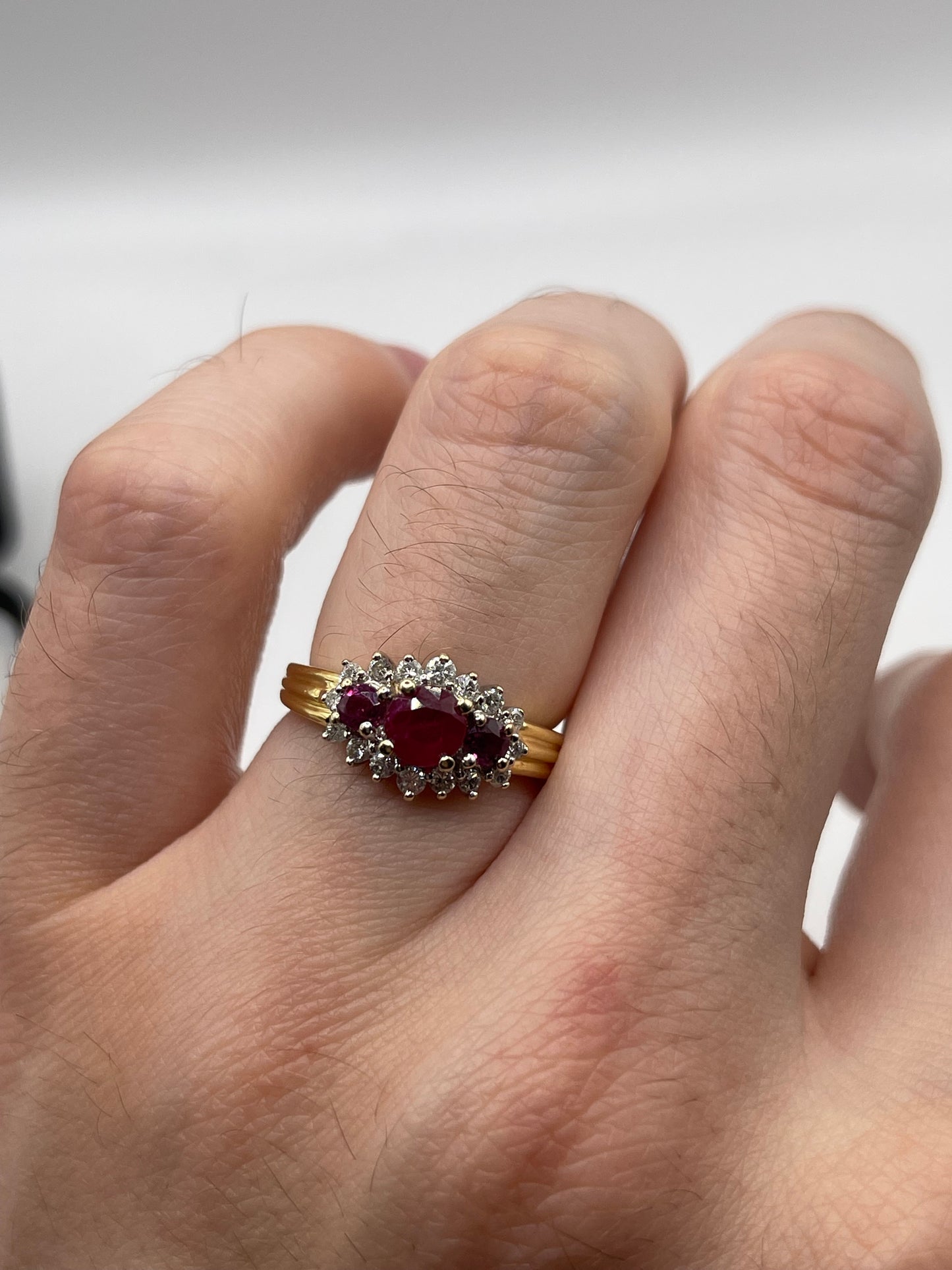 18ct gold ruby and diamond ring