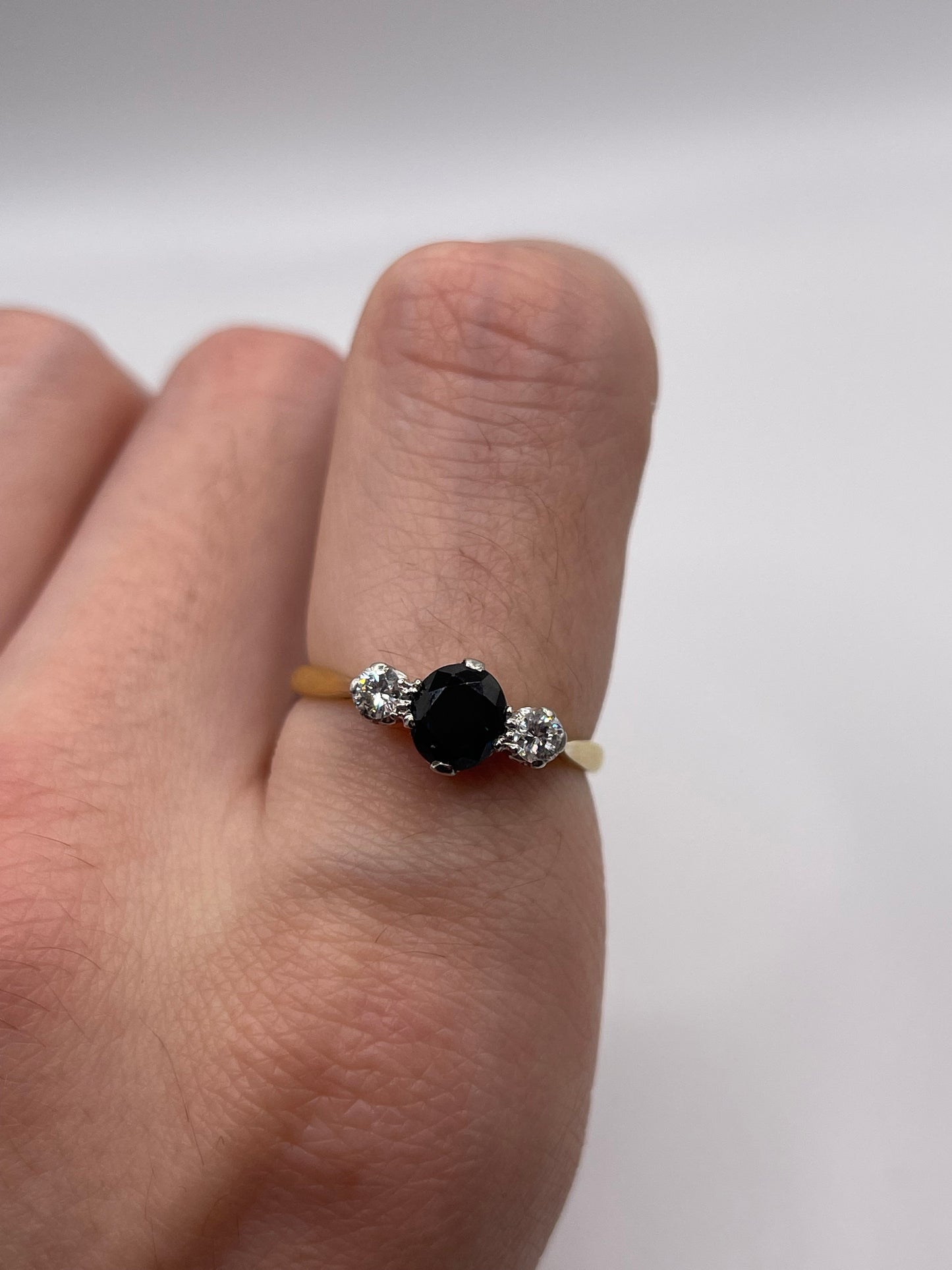 18ct gold sapphire and diamond ring