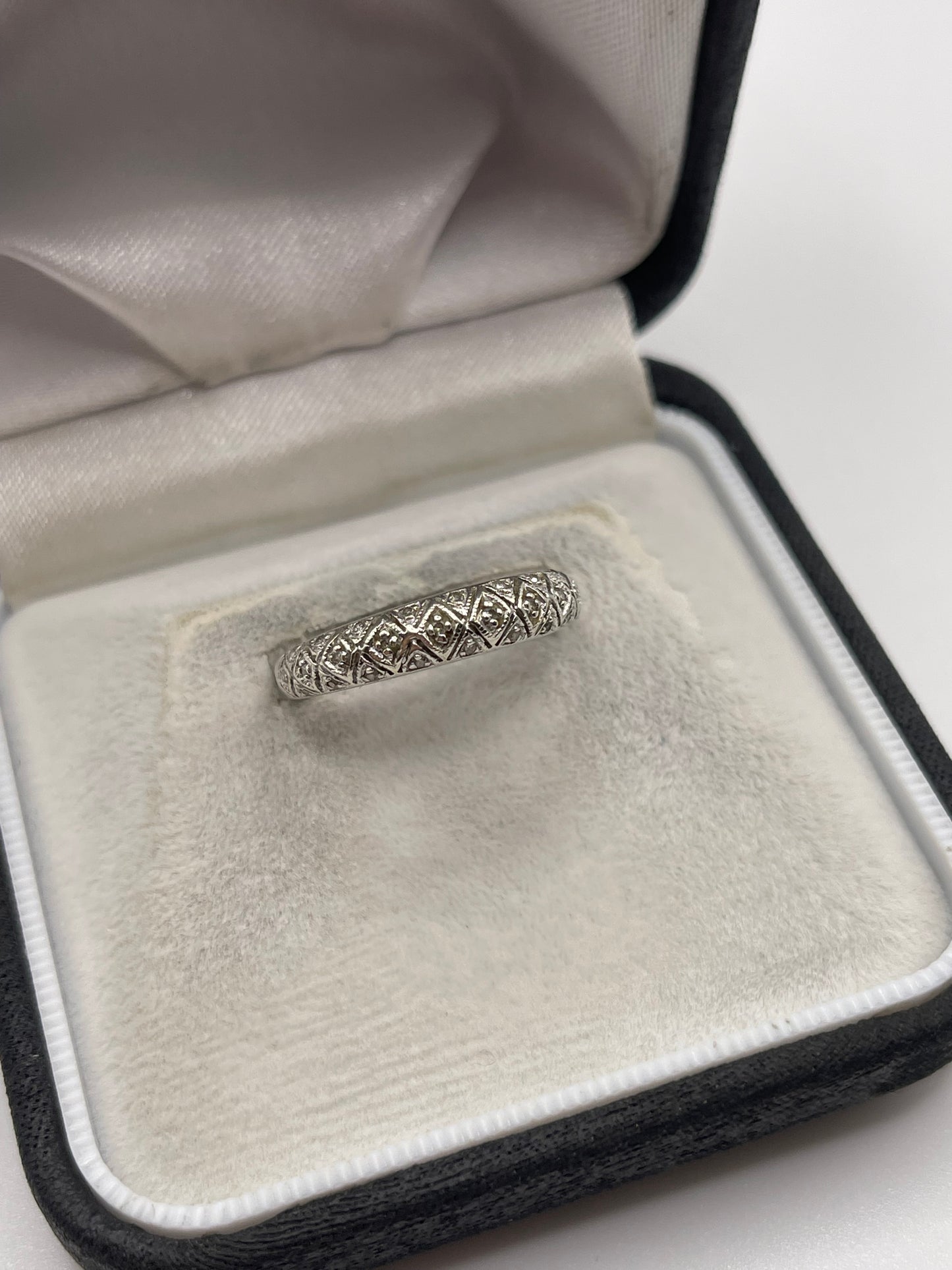 9ct white gold diamond cluster ring