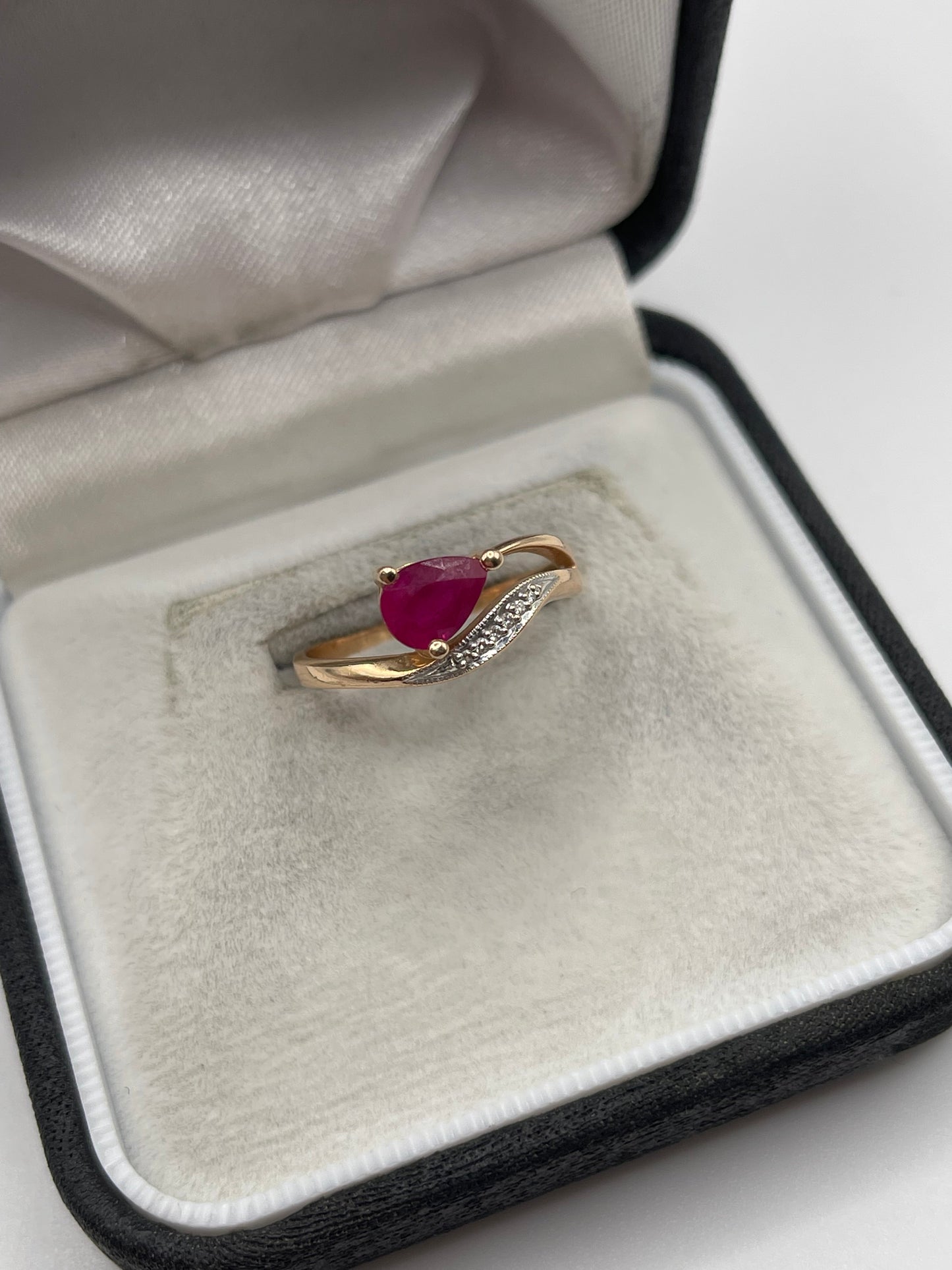 14ct rose gold ruby and diamond ring