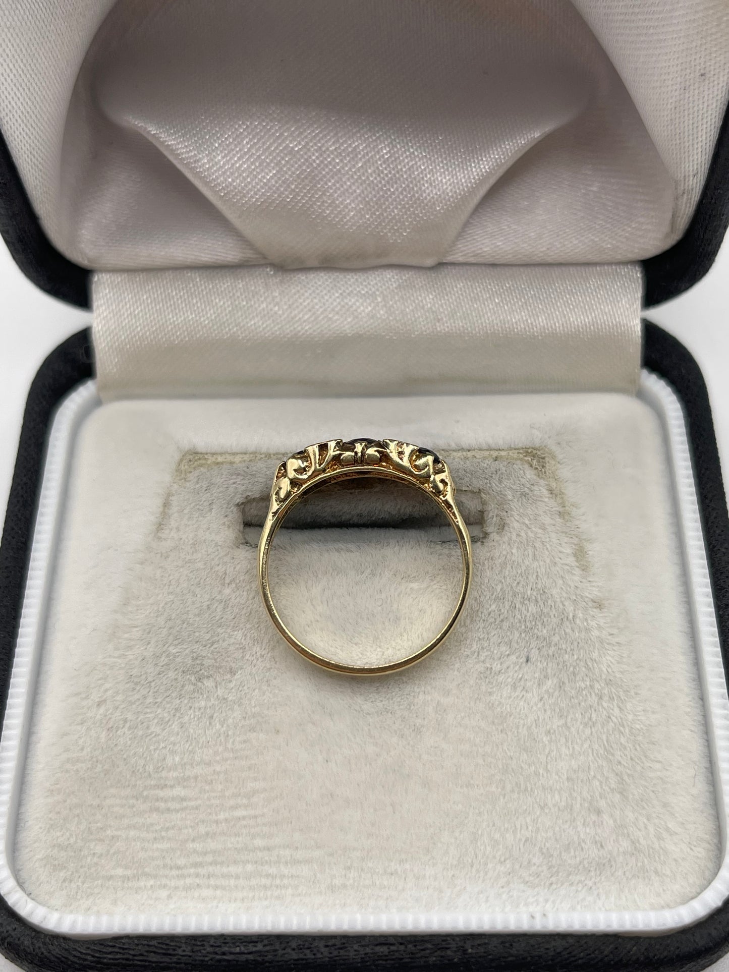 9ct gold sapphire and diamond ring