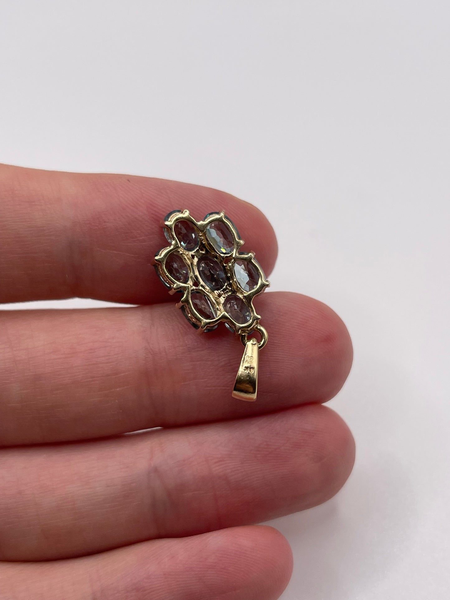 9ct gold blue zircon cluster pendant