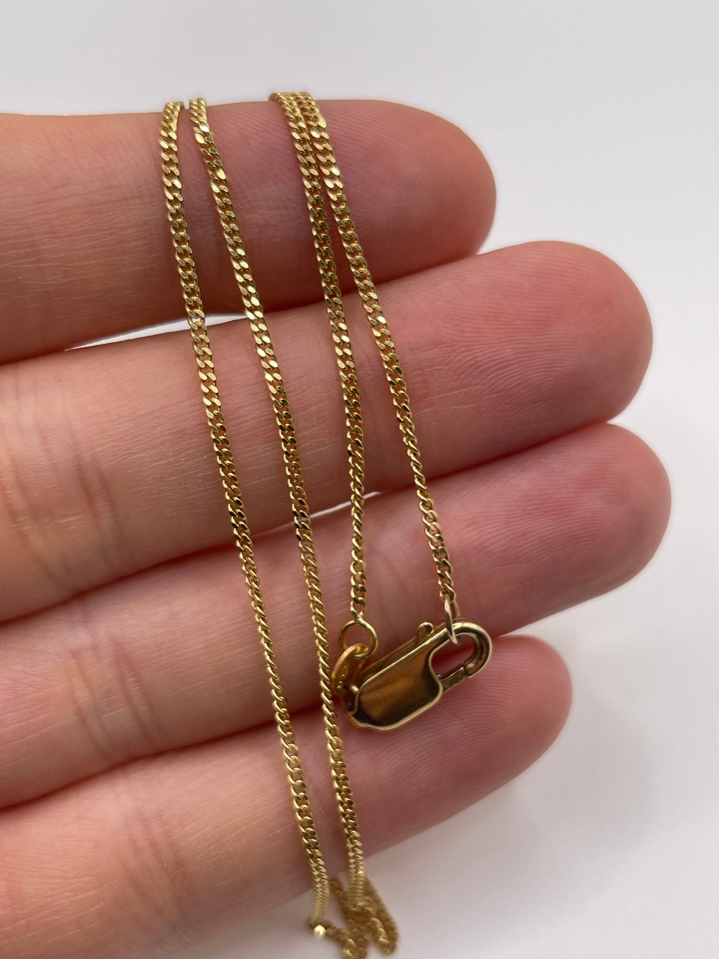 18ct gold chain 208