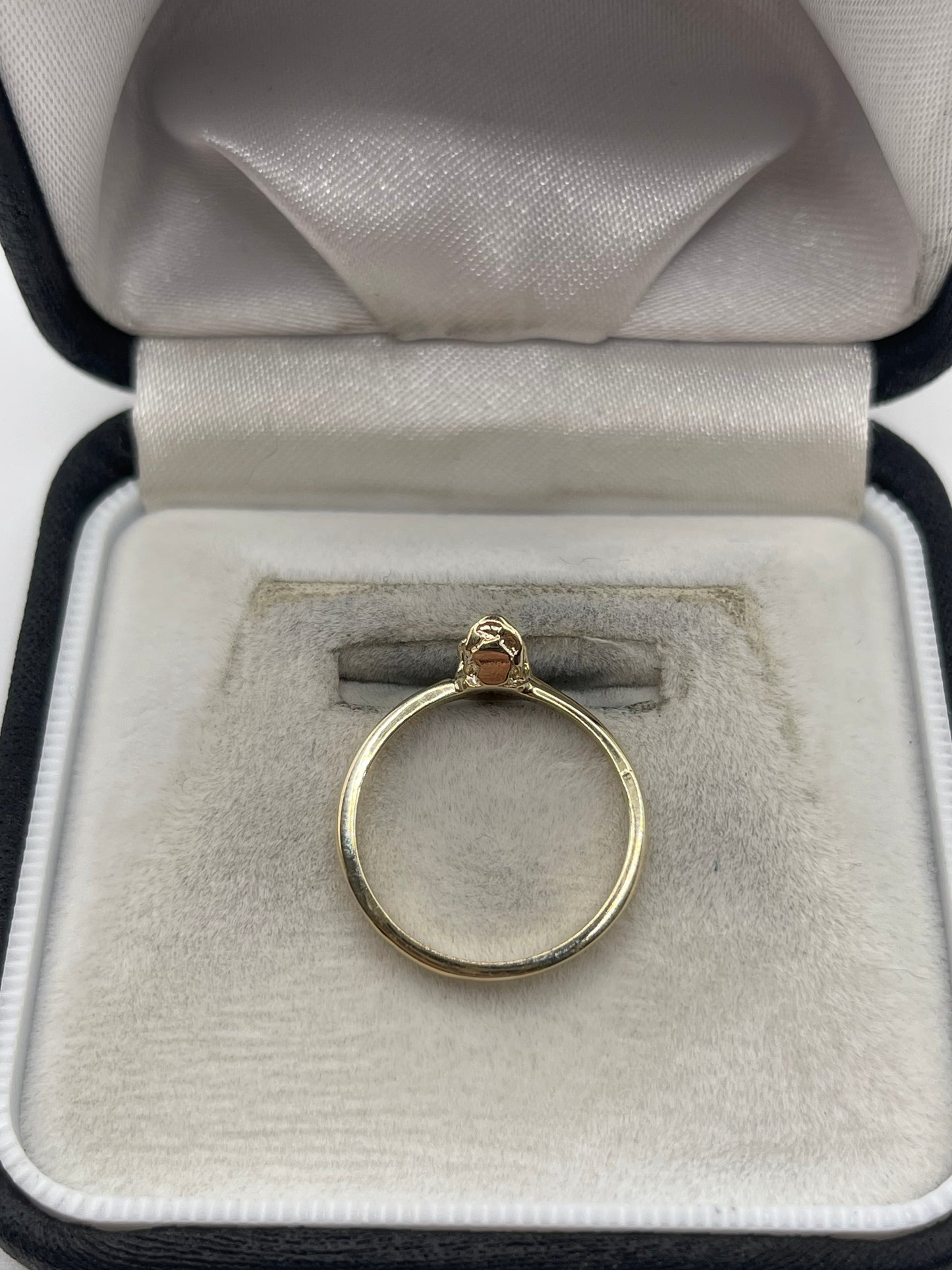 9ct gold skull ring
