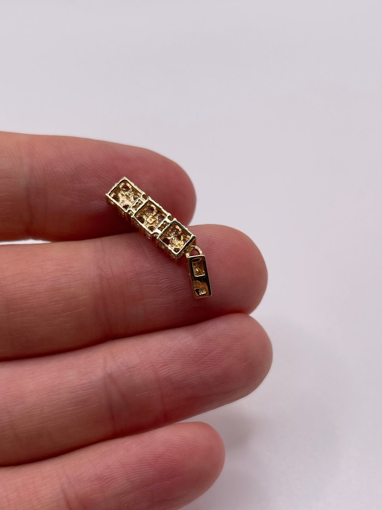 9ct gold tanzanite and diamond pendant