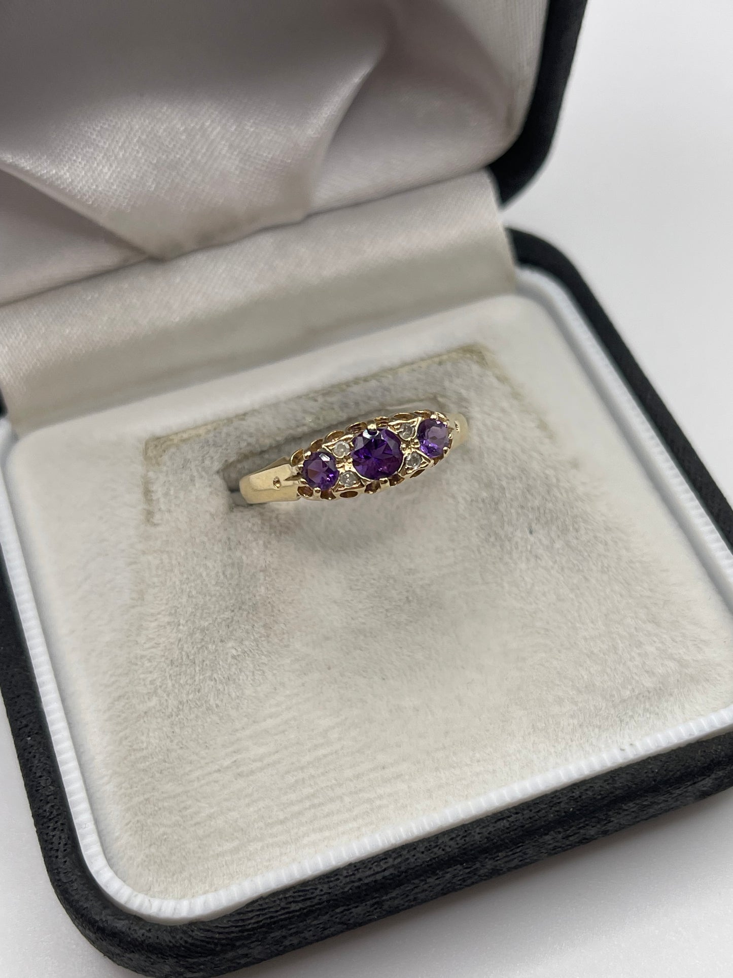 9ct gold amethyst and diamond ring