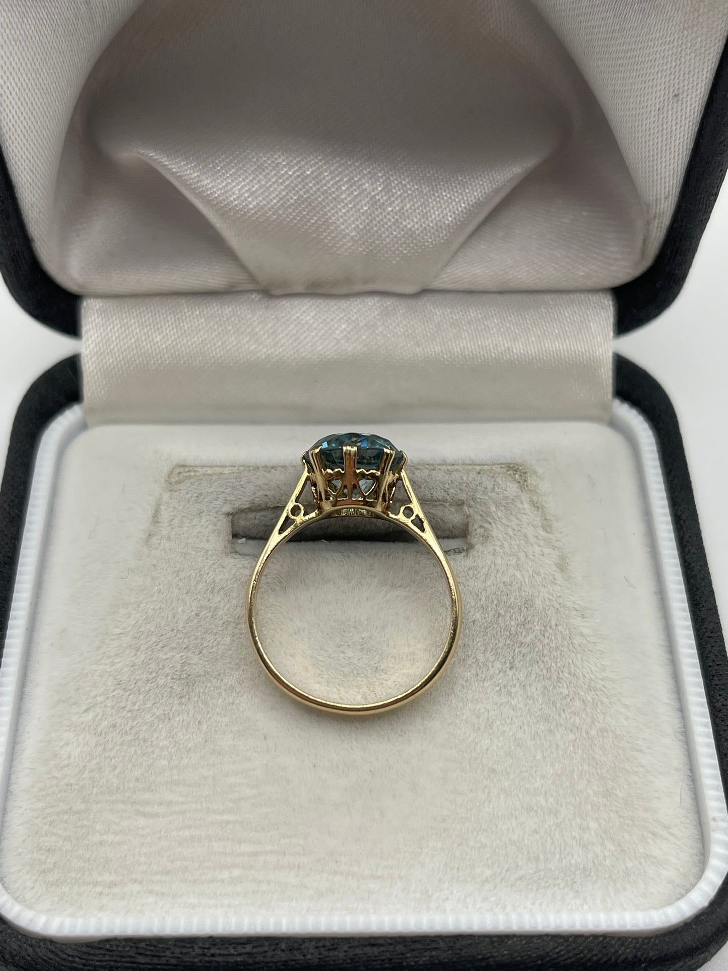 9ct gold blue zircon ring