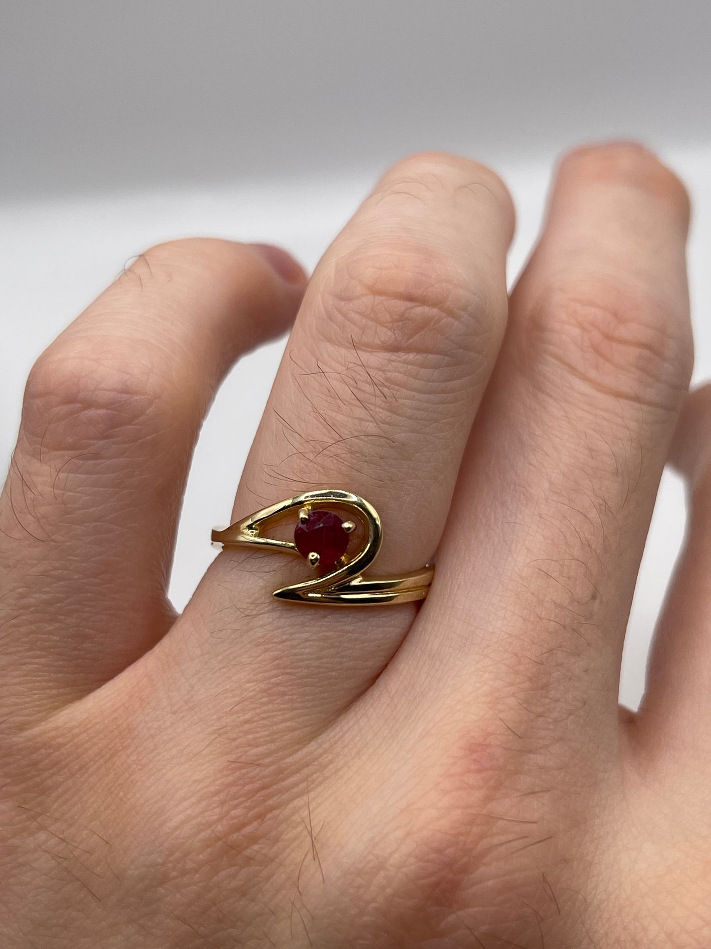9ct gold ruby ring