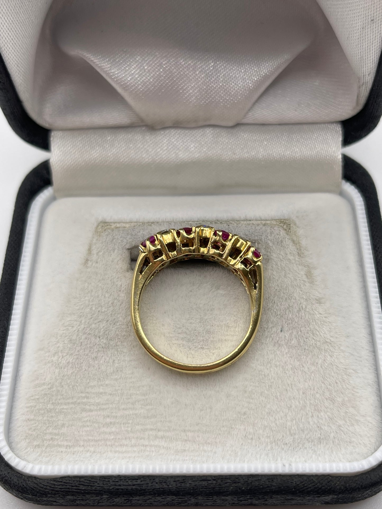18ct gold ruby and diamond ring