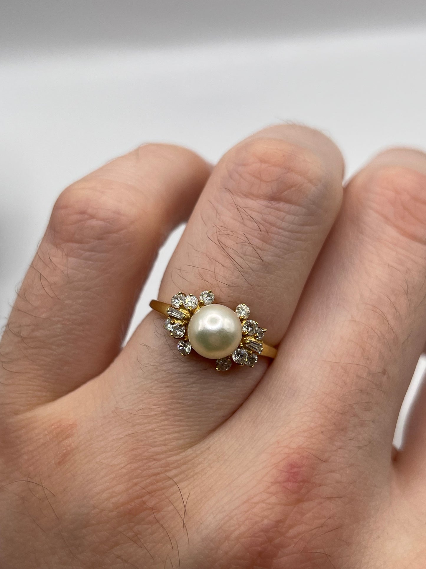 18ct gold pearl and diamond ring