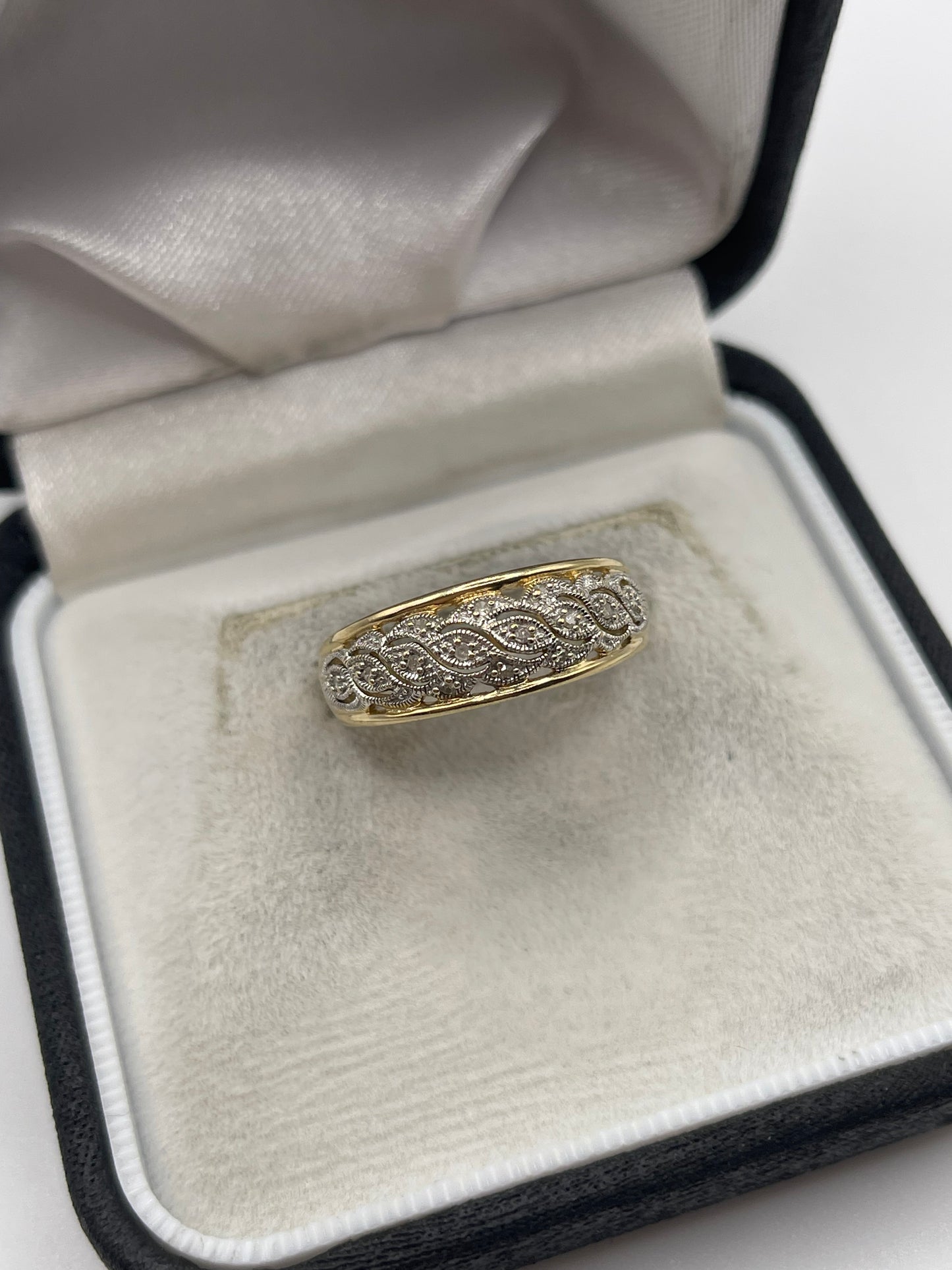 9ct gold diamond cluster ring