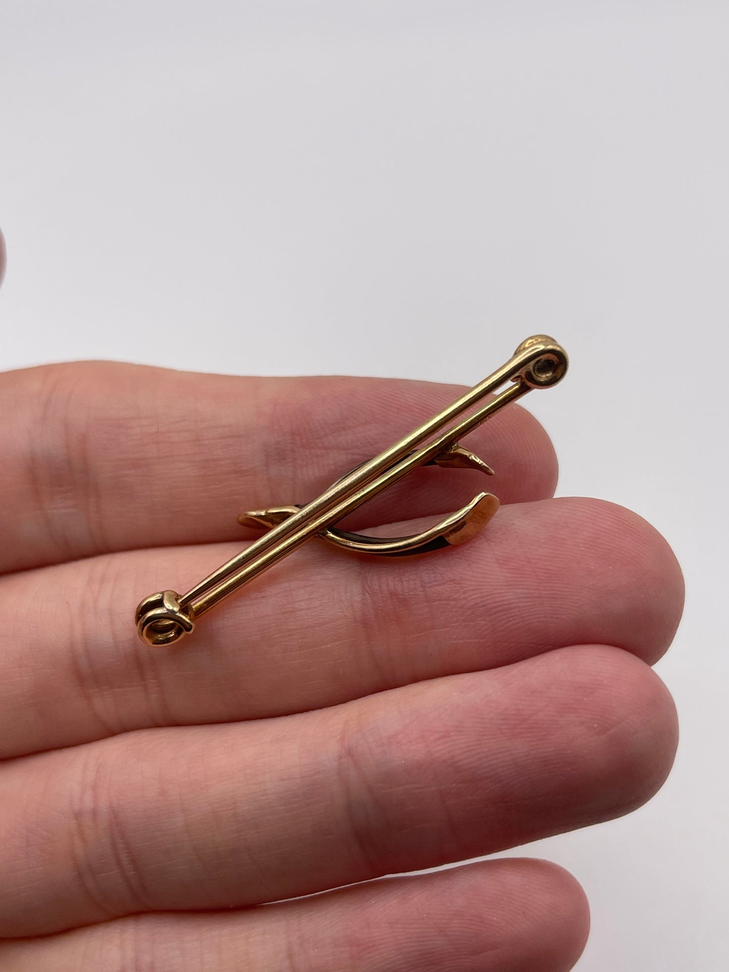 Antique 9ct gold wishbone brooch